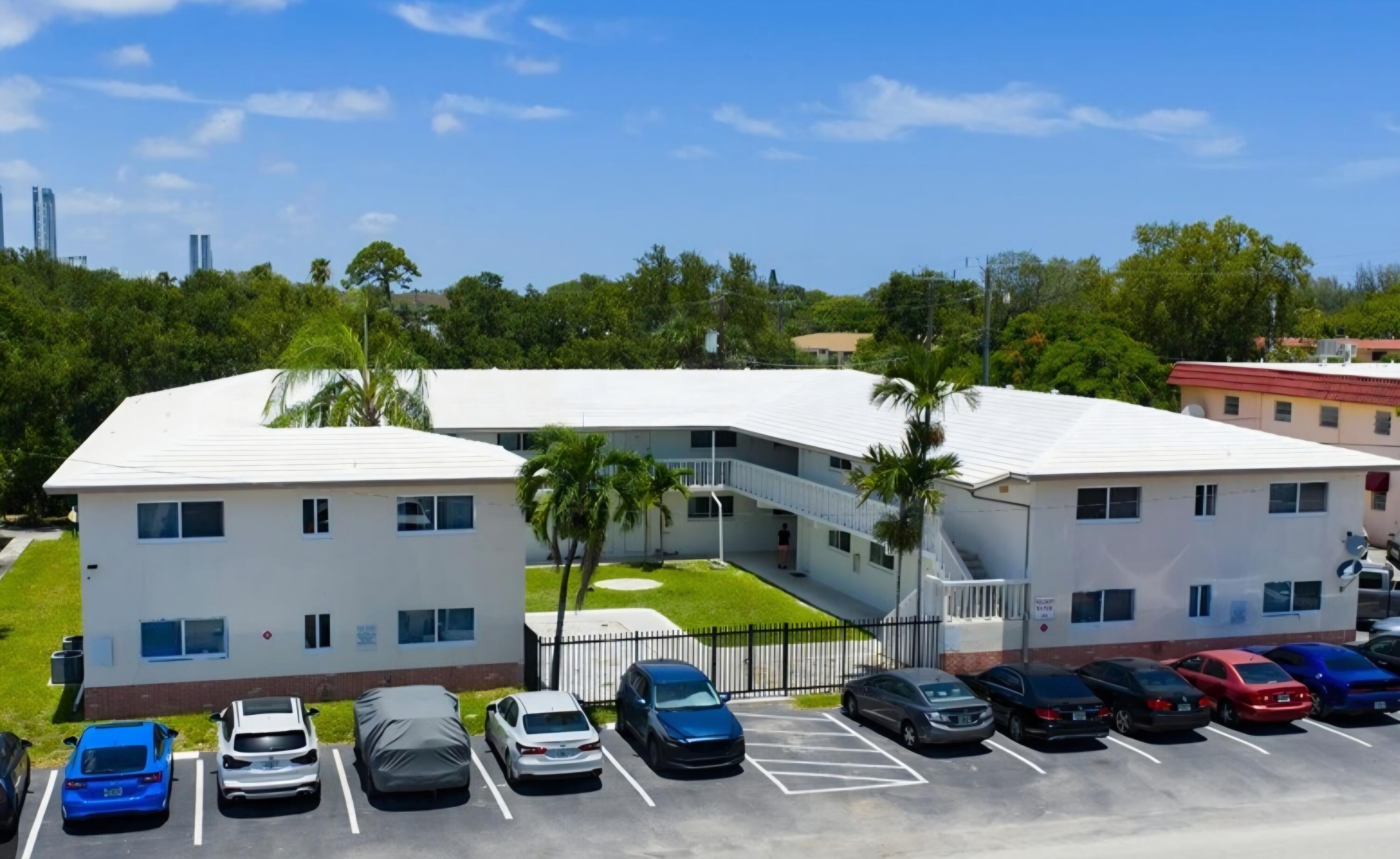 EVERGLADE LAND SALES CO - Residential Lease