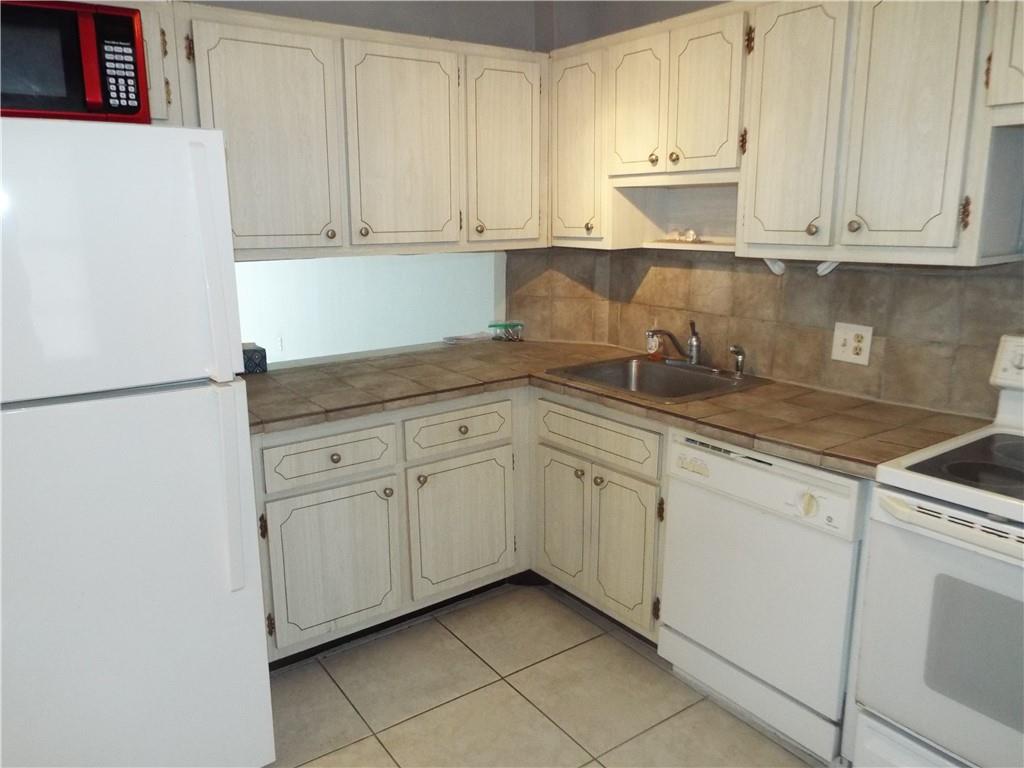 PALM AIRE COUNTRY CLUB - Residential