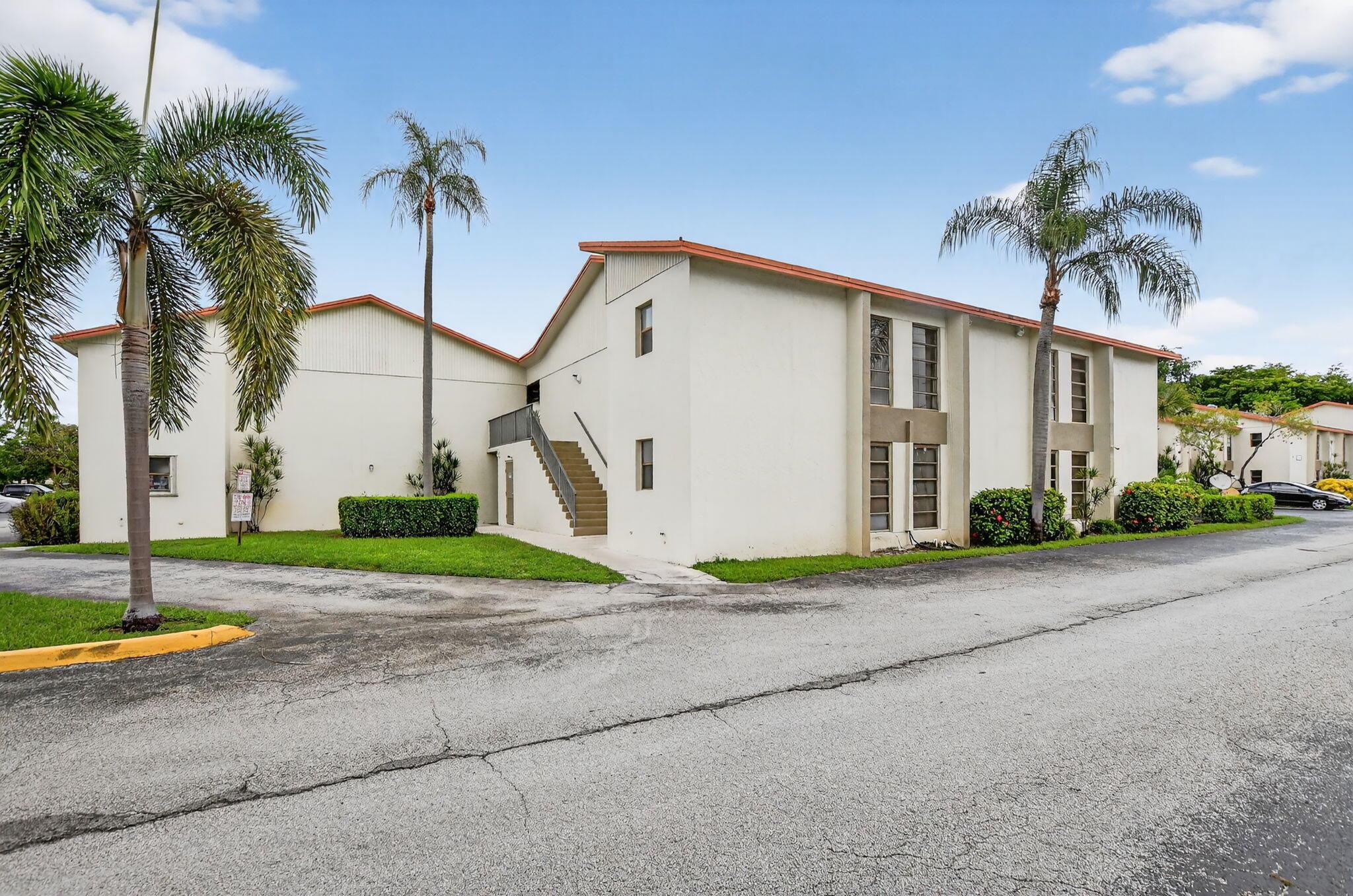 COURTYARD CONDOMINIUMS - Residential