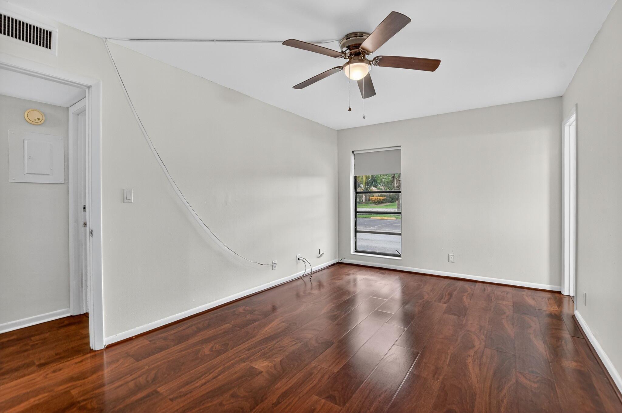 COURTYARD CONDOMINIUMS - Residential