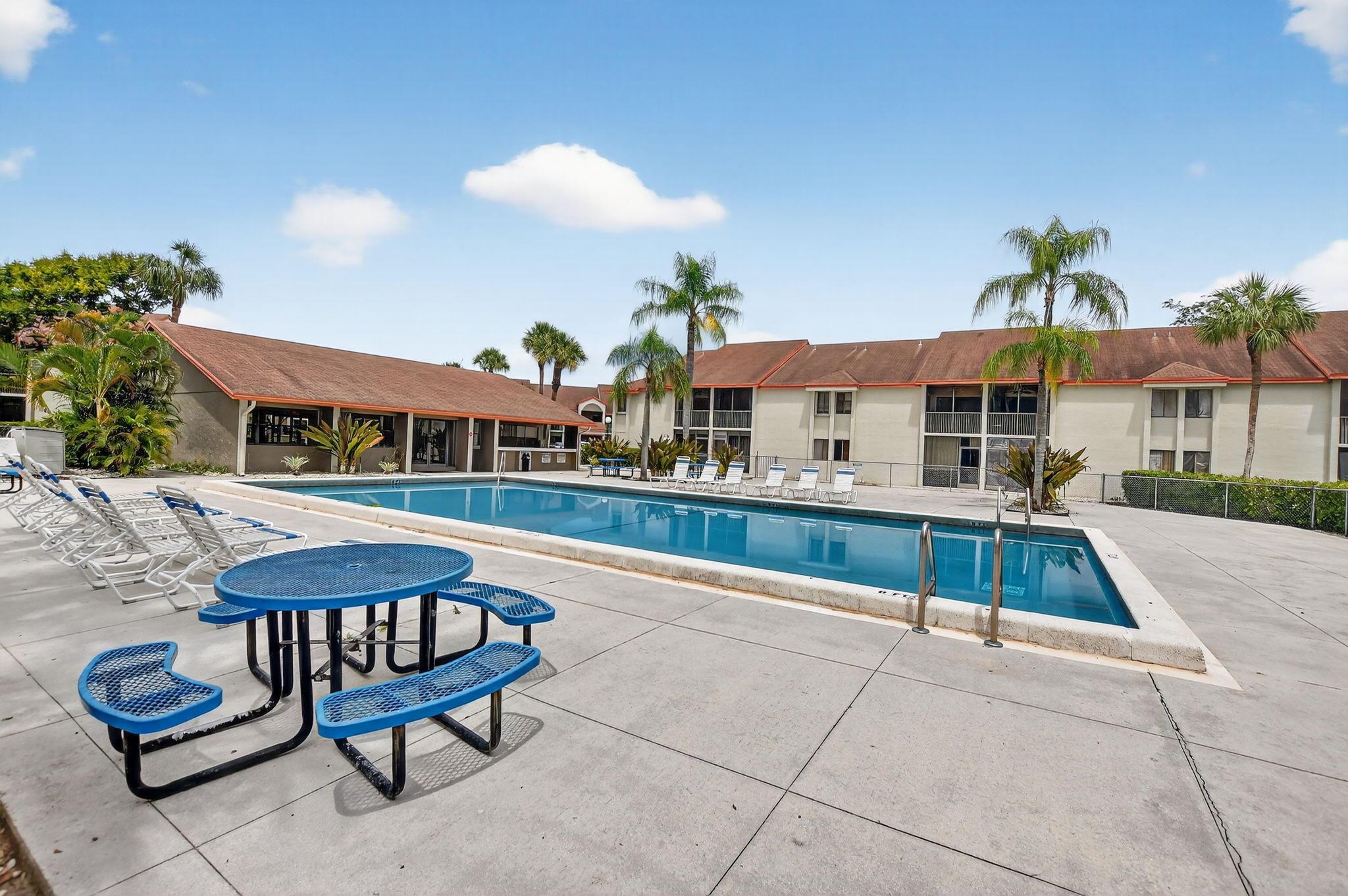 COURTYARD CONDOMINIUMS - Residential