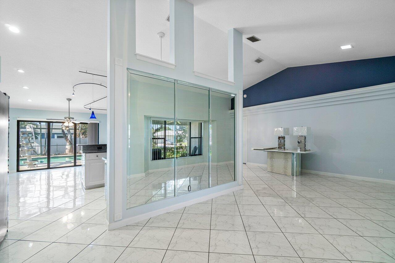 61 W Rubber Tree Drive