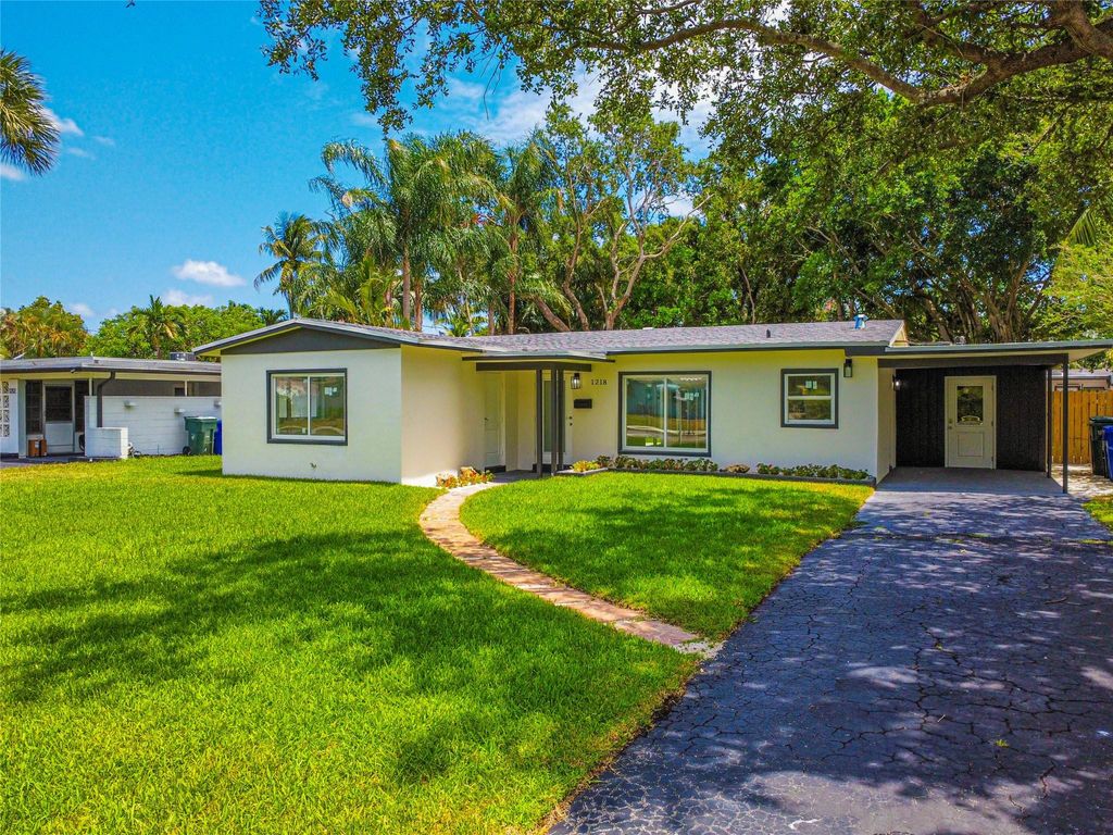 Photo of 1218 SW 20th Street, Fort Lauderdale, FL 33315 (MLS # F10441248)