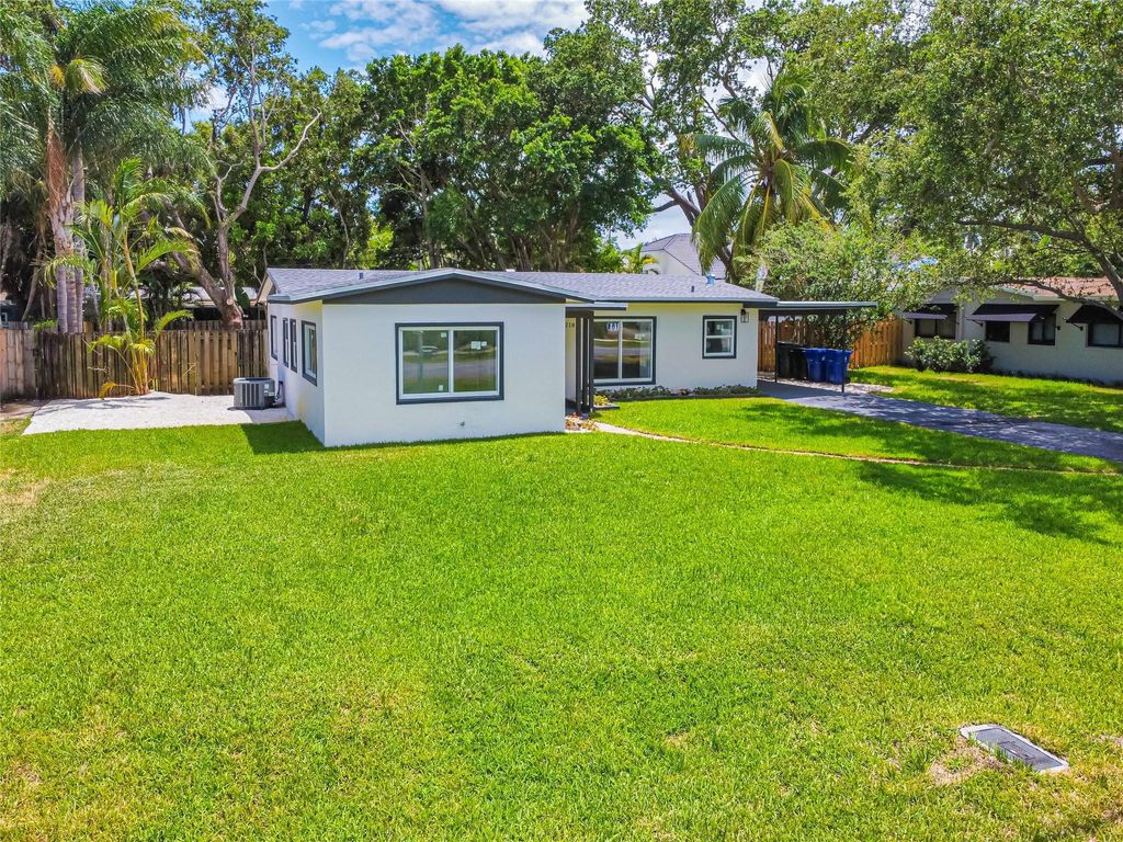 Photo of 1218 SW 20th Street, Fort Lauderdale, FL 33315 (MLS # F10441248)