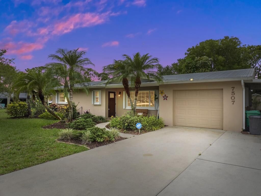 Photo of 7507 Santa Rosa Parkway, Fort Pierce, FL 34951 (MLS # R10996866)