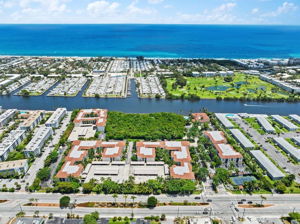 Photo of 3320 Tuscany Way #3320, Boynton Beach, FL 33435 (MLS # F10501823)