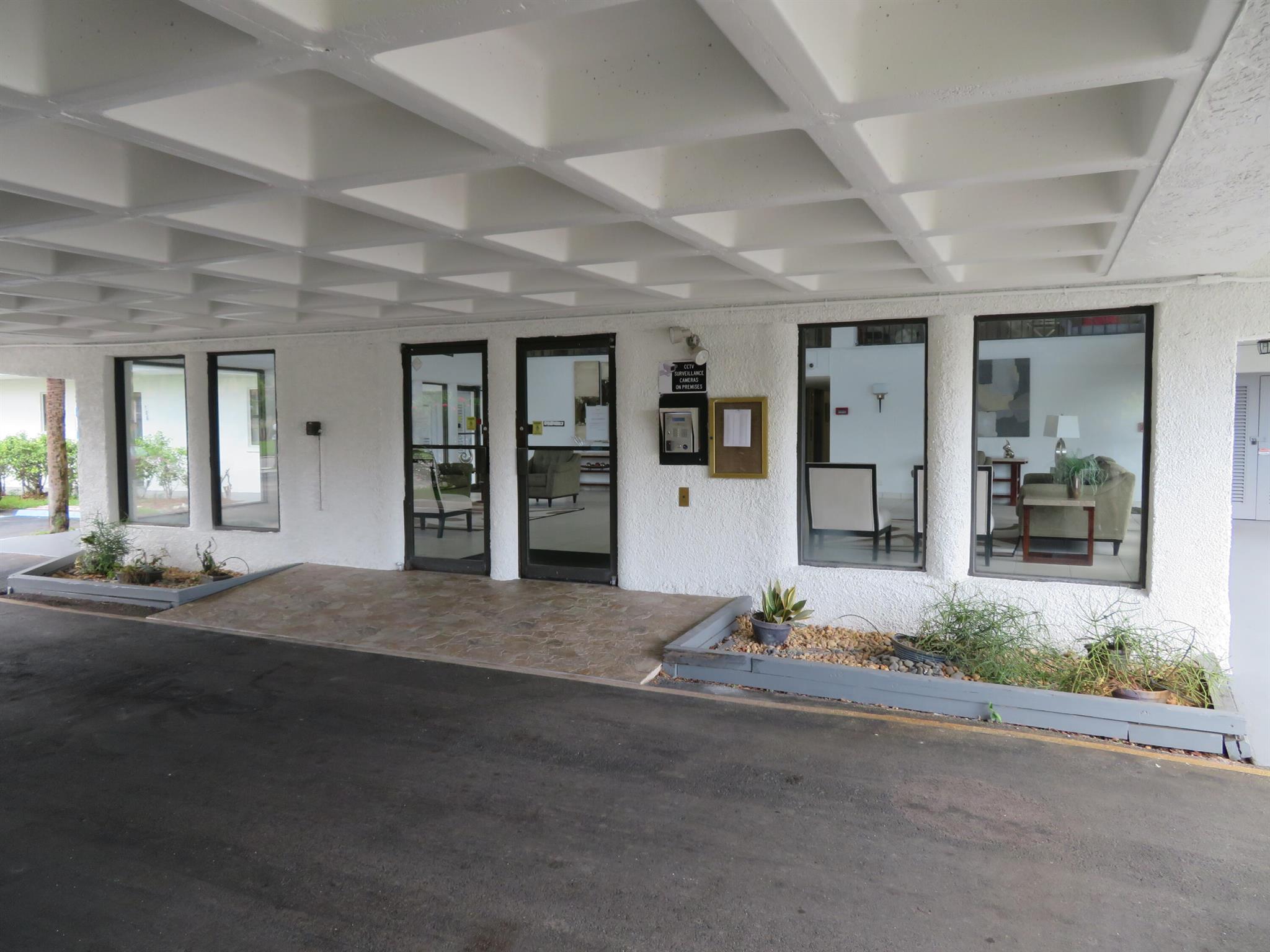 9233 SW 8th Street 207