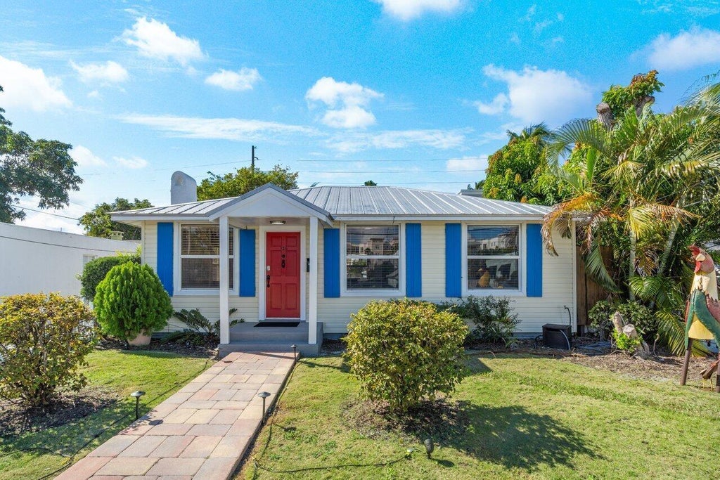 Photo of 126 NE 4th Avenue, Delray Beach, FL 33483 (MLS # B26038387)