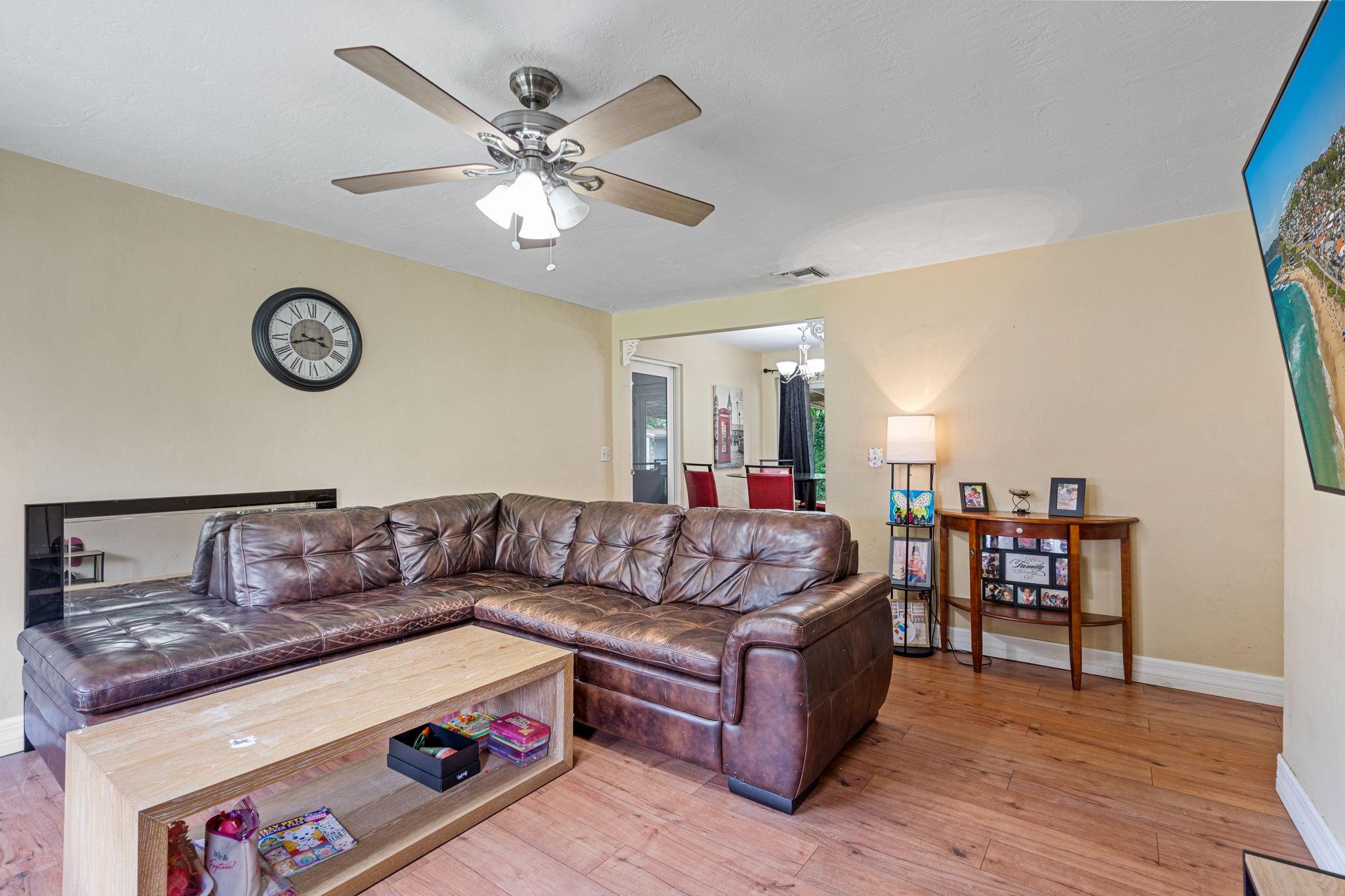 4908 SW 45th Ave