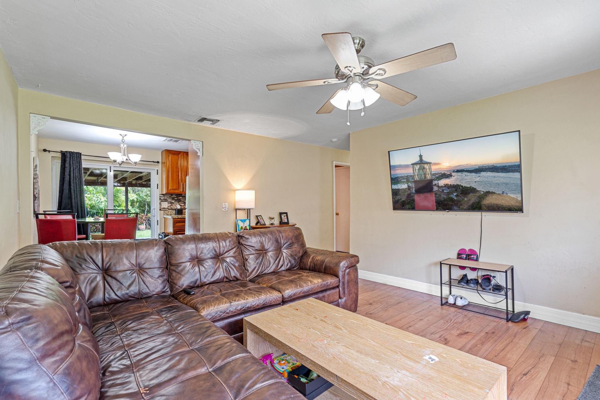 4908 SW 45th Ave