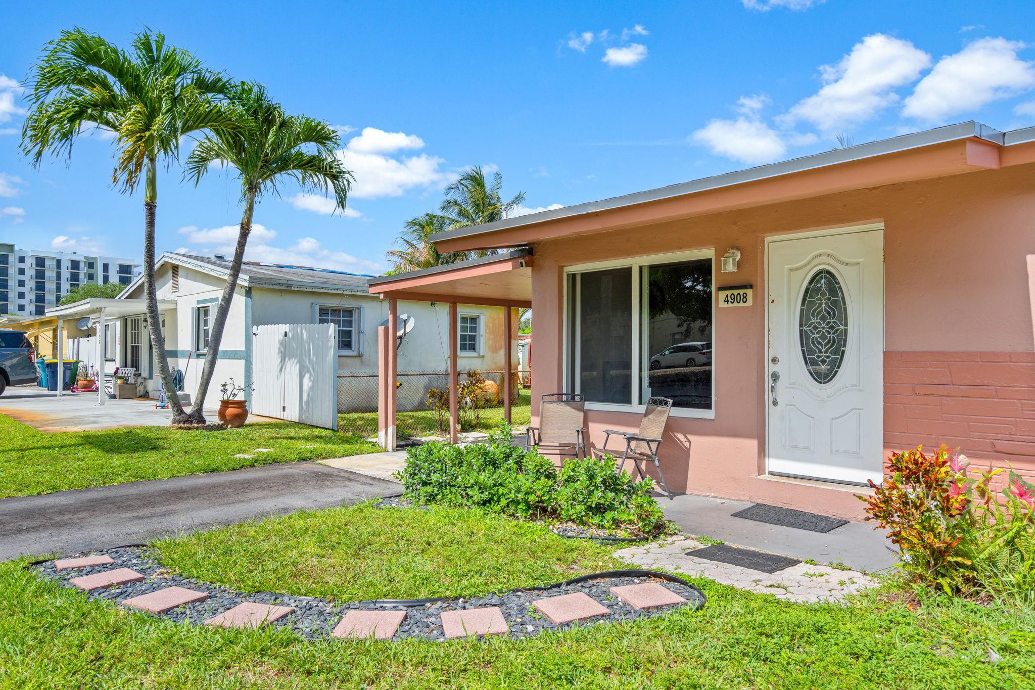 4908 SW 45th Ave