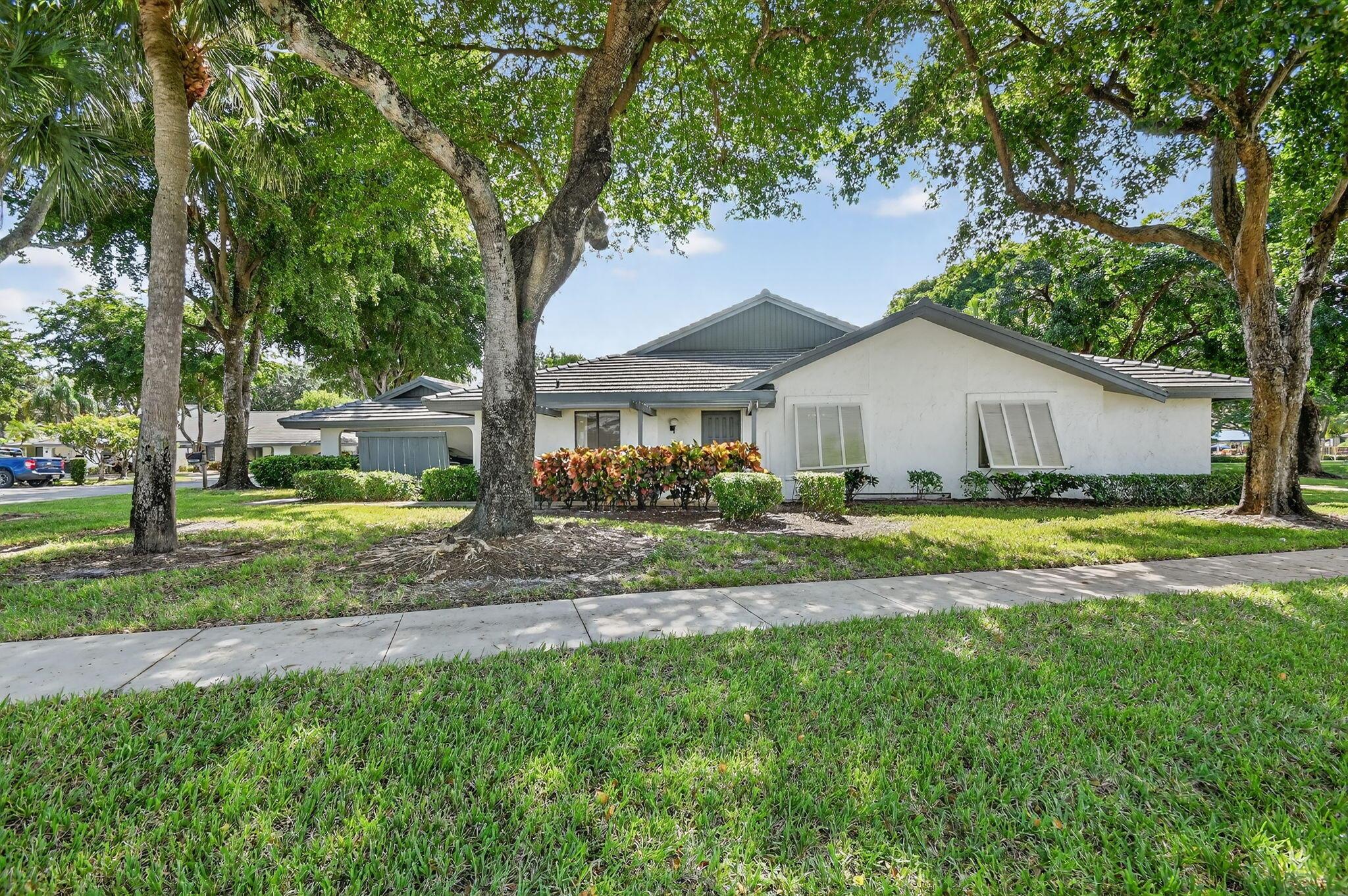 10101 Ashwood Place