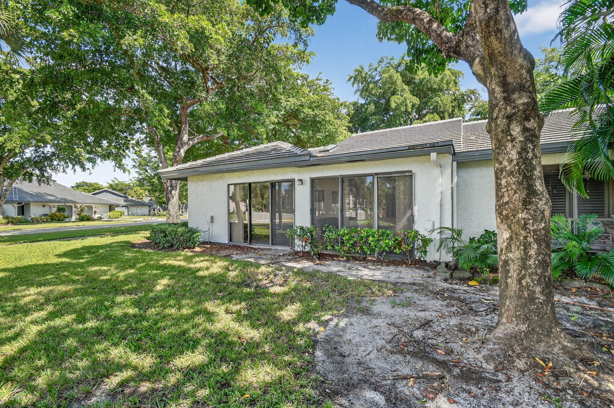 BANYAN SPRINGS/CEDAR POIN - Residential