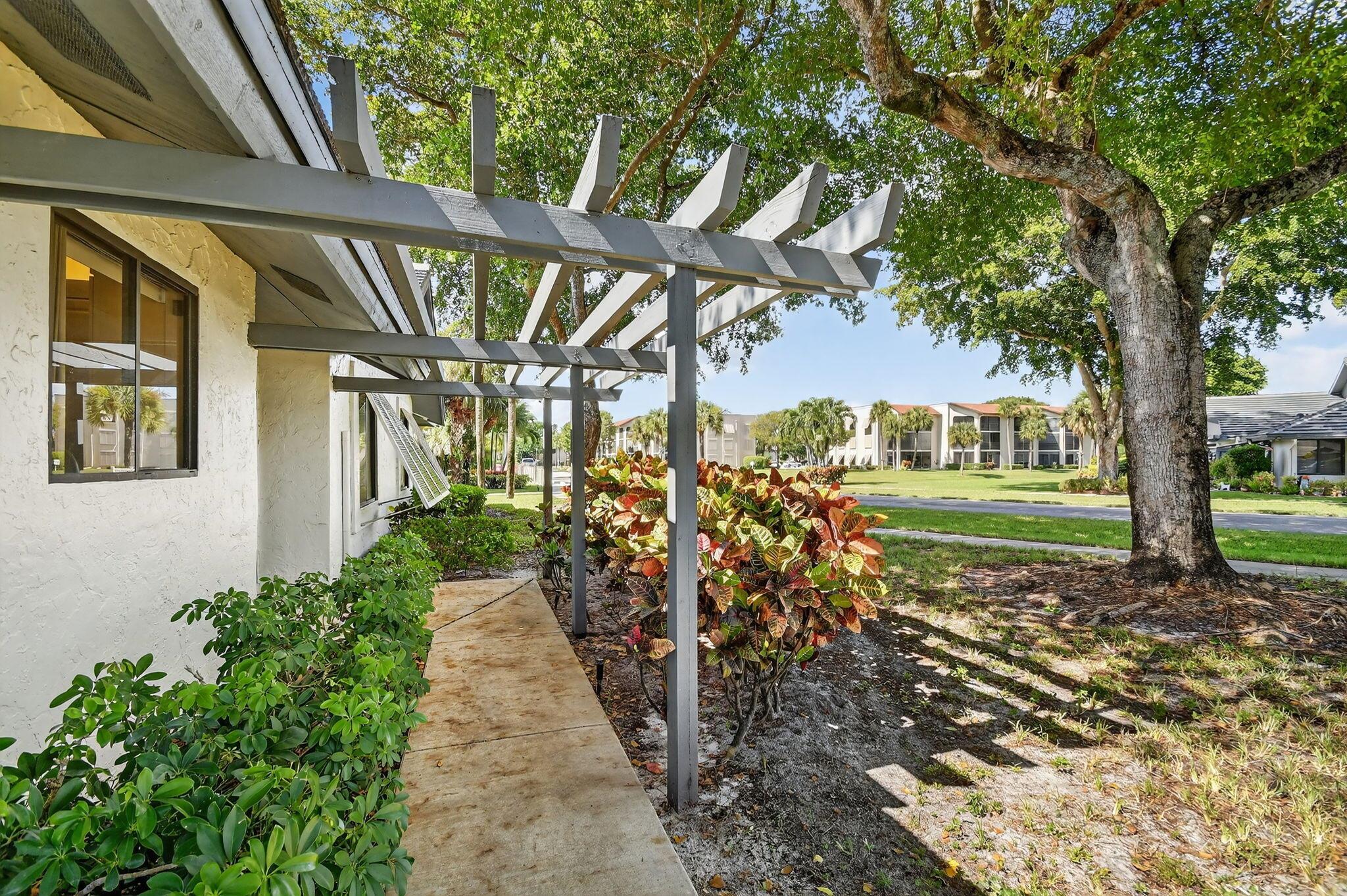 10101 Ashwood Place