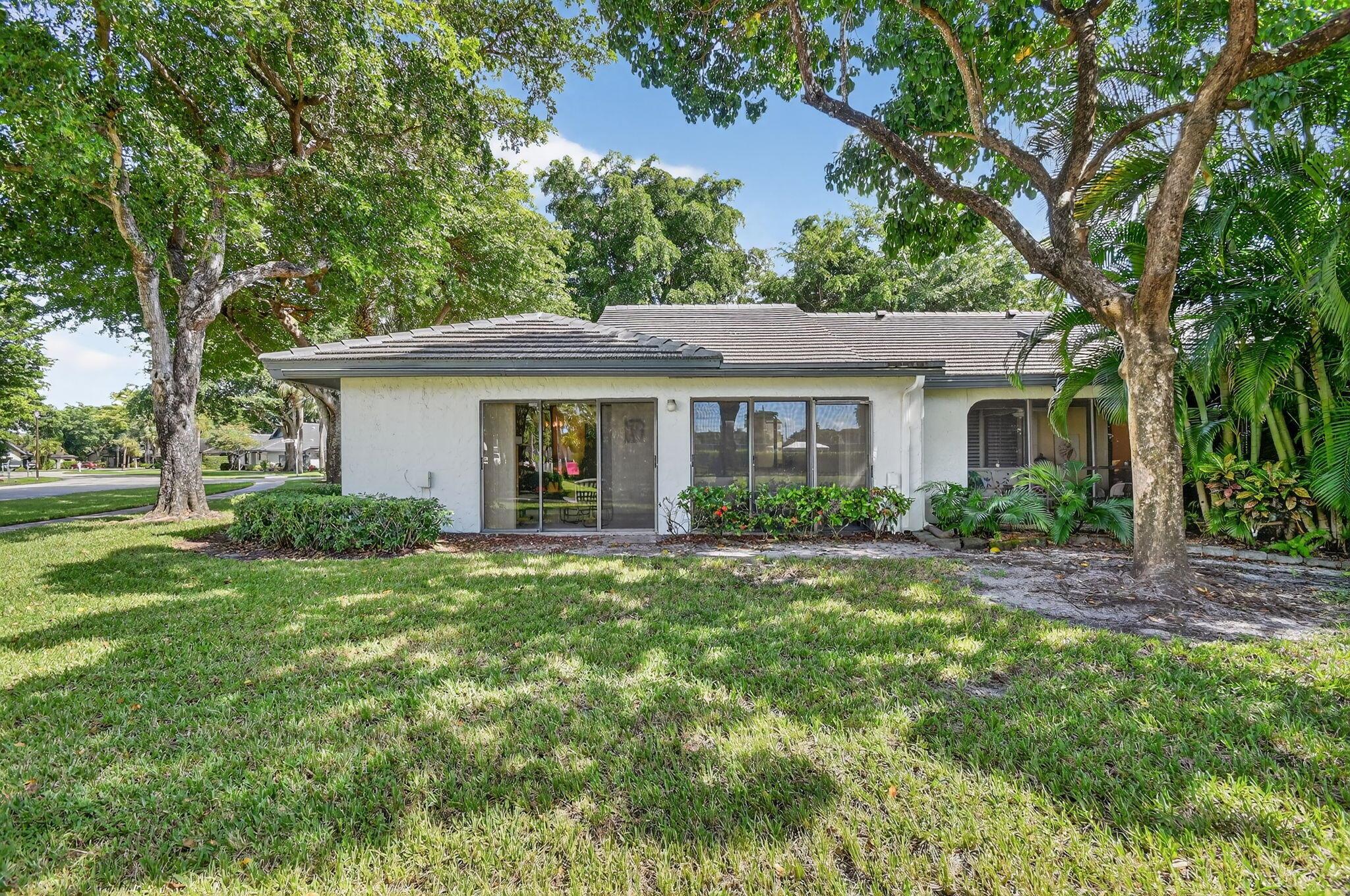 BANYAN SPRINGS/CEDAR POIN - Residential