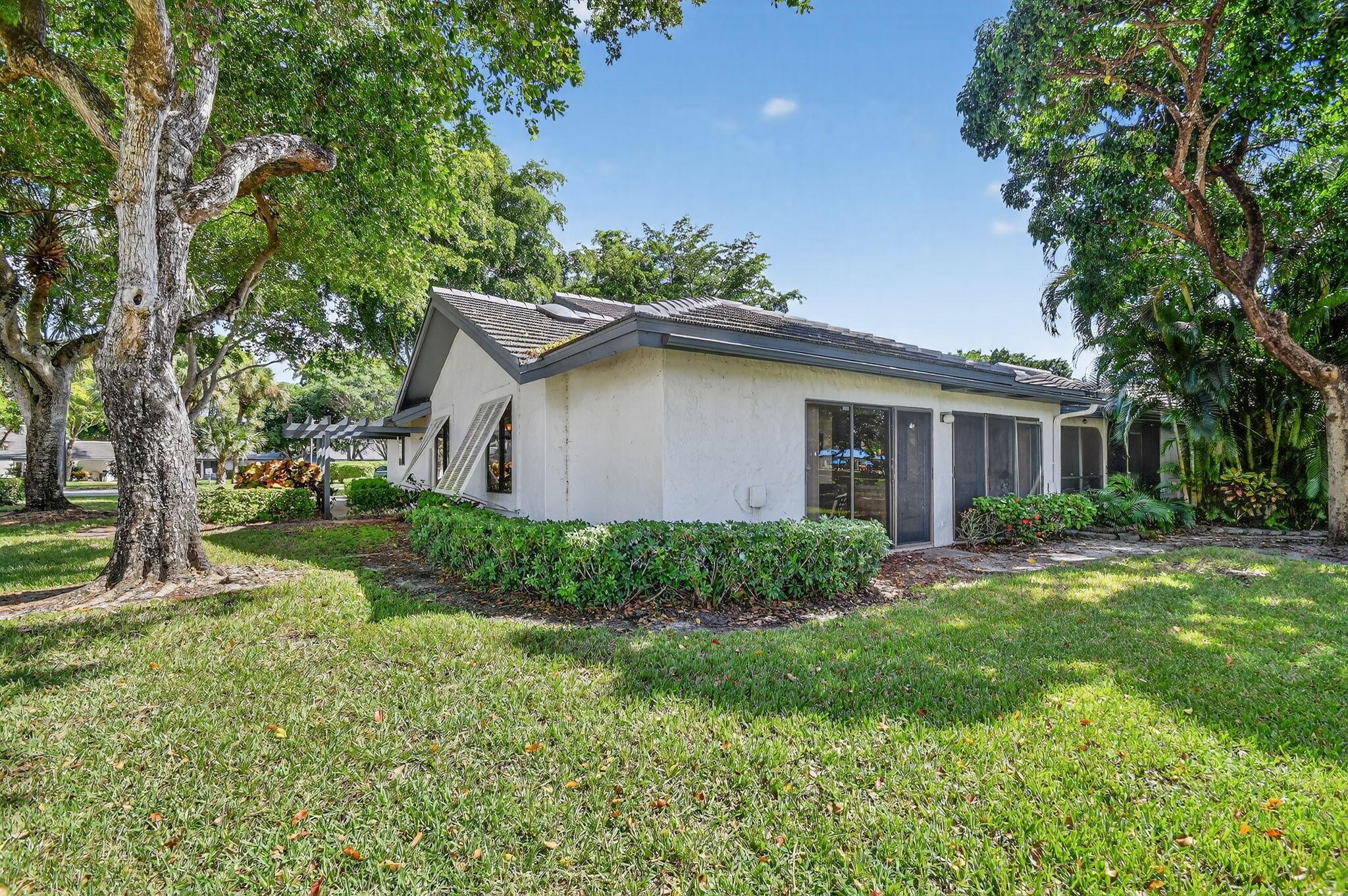 BANYAN SPRINGS/CEDAR POIN - Residential