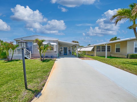 Property photo of 6977 Se Delegate Street, Hobe Sound, FL 33455