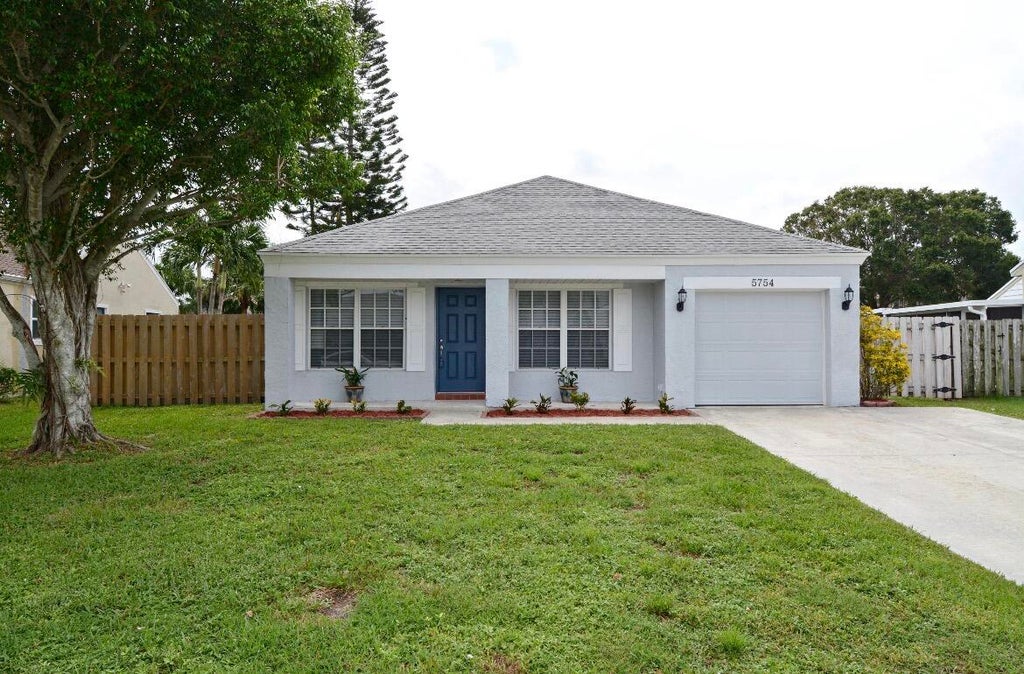 Photo of 5754 PEBBLE BROOK Lane, Boynton Beach, FL 33472 (MLS # B26076974)