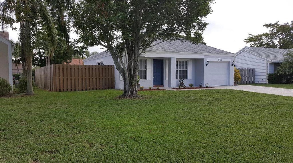 Photo of 5754 PEBBLE BROOK Lane, Boynton Beach, FL 33472 (MLS # B26076974)