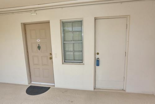 2801 N PALM AIRE Drive 405