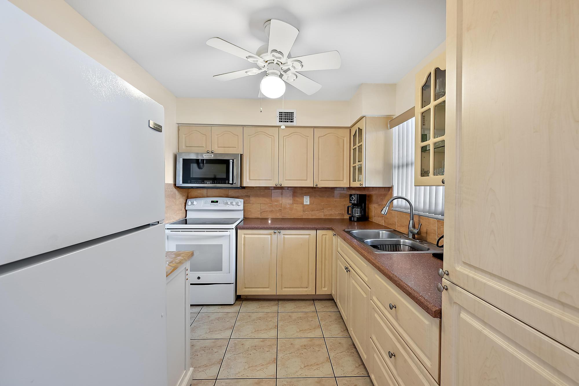 LAKESIDE VILLAGE CONDO 7 - Residential