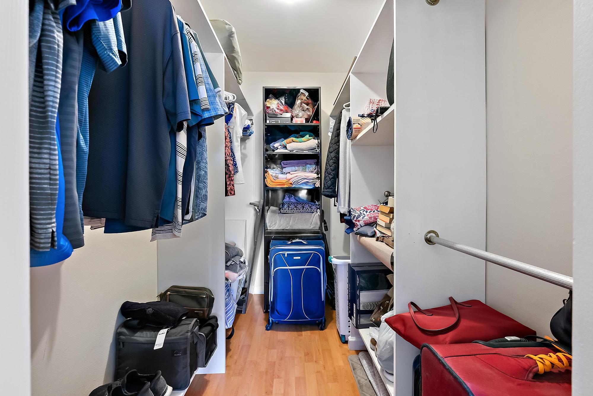 LAKESIDE VILLAGE CONDO 7 - Residential