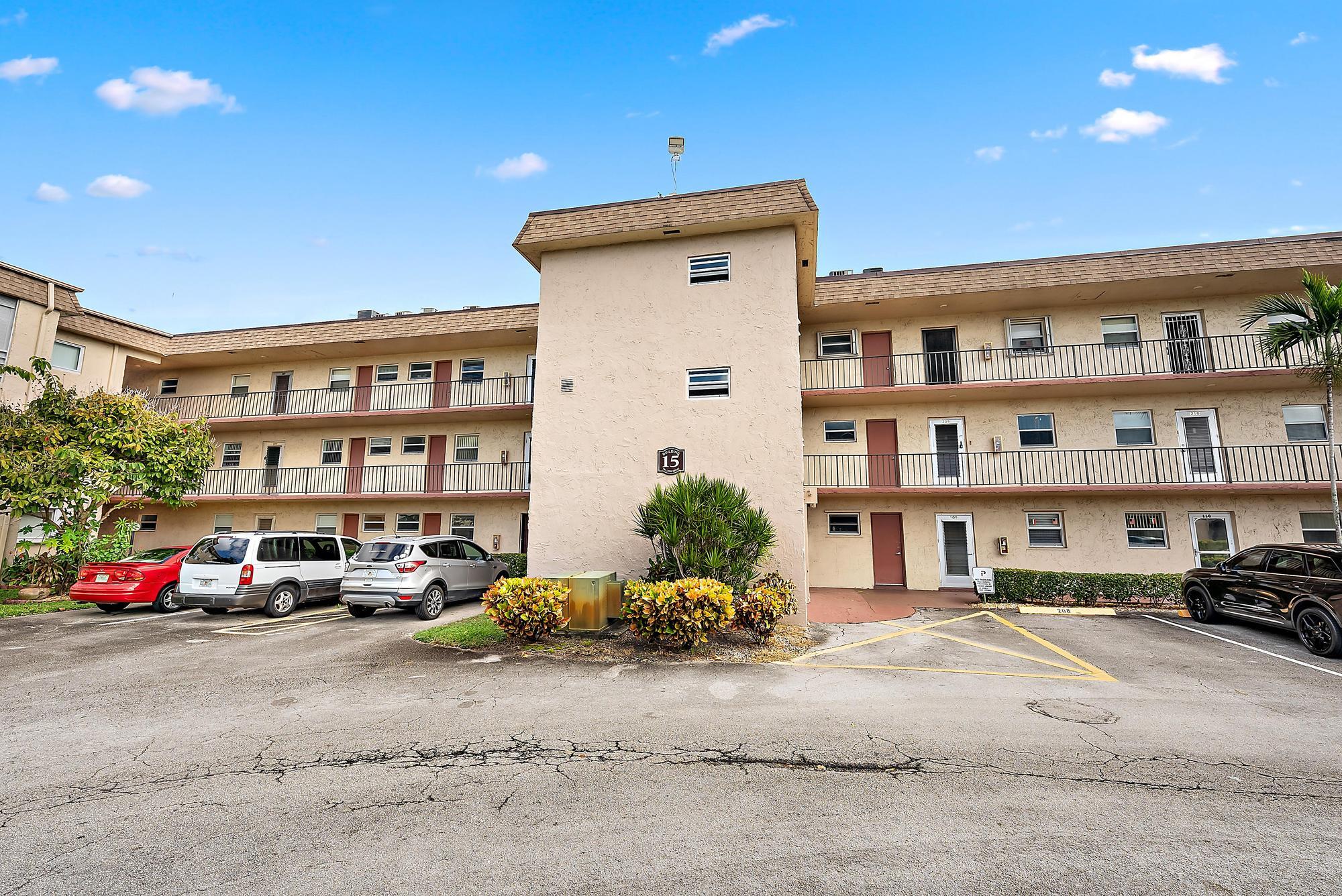 LAKESIDE VILLAGE CONDO 7 - Residential