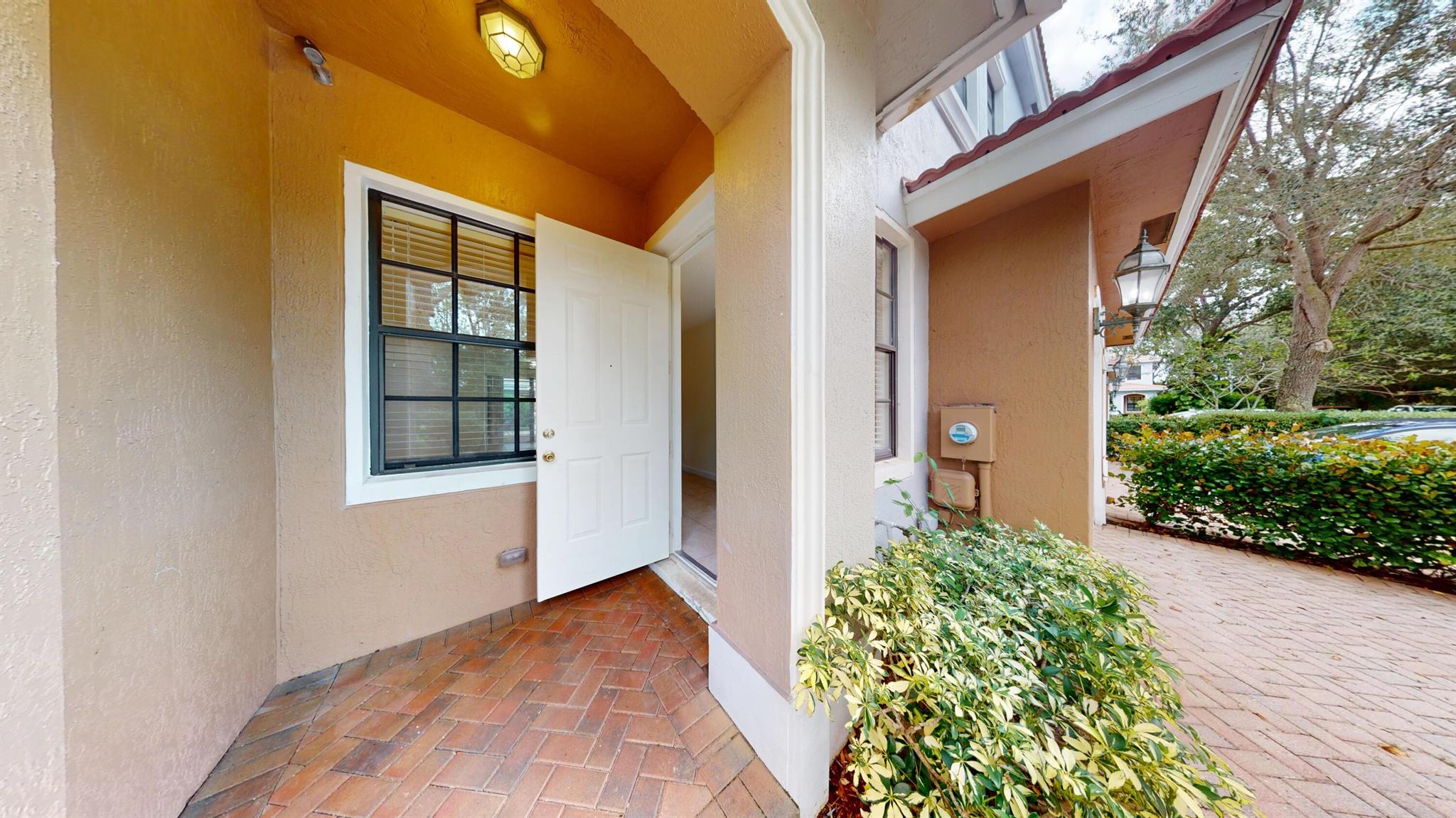 GRAMERCY SQUARE - Residential Lease