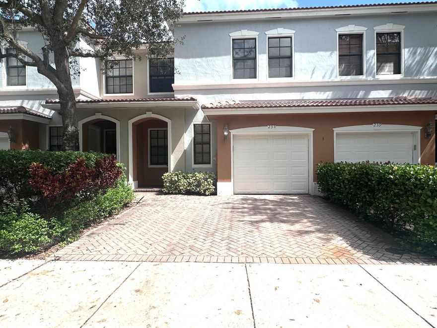 Lovely 3B/2.5B townhome community Located in central Delray. This two Story CBS townhome has over 1850 living square feet and a 1 car garage. Oversized tile downstairs, carpet upstairs, granite kitchen counters & 9-foot ceilings. The master suite has a sitting area, dual sinks, luxury soaking tub & oversized walk-in shower. Driveway has room for 2 cars. Well kept community with lake, resort-style community pool, bbq & play area. Close to Downtown Delray, Fine dining, Entertainment & Shopping! Easy access to major roadways and short drive to beach.**HOA requires a 650+ credit score.