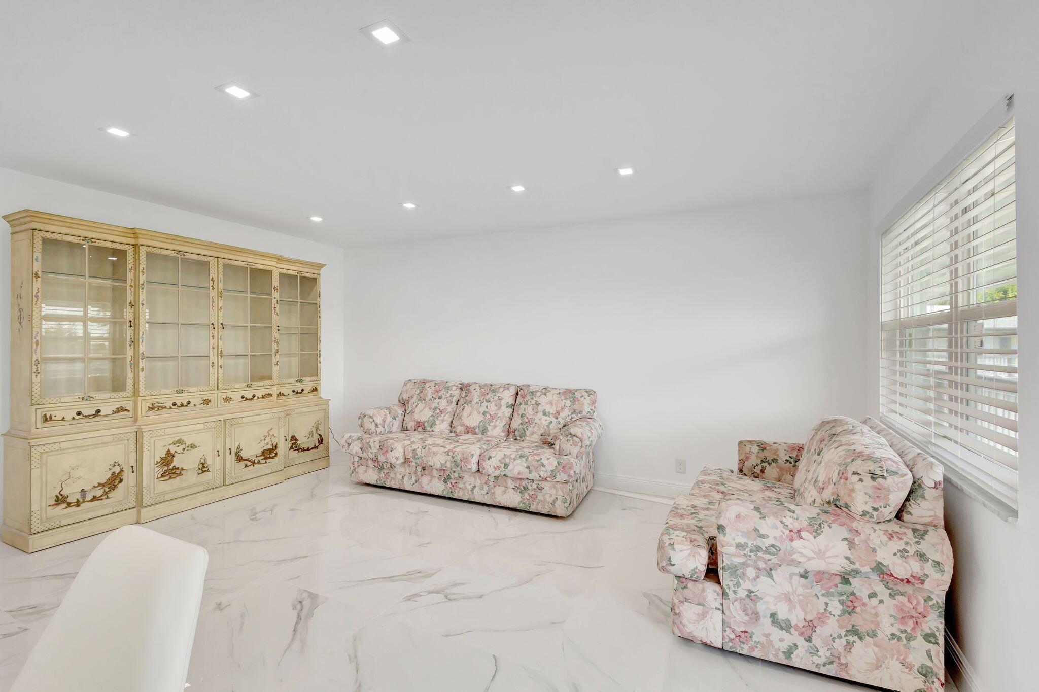 20 Somerset A