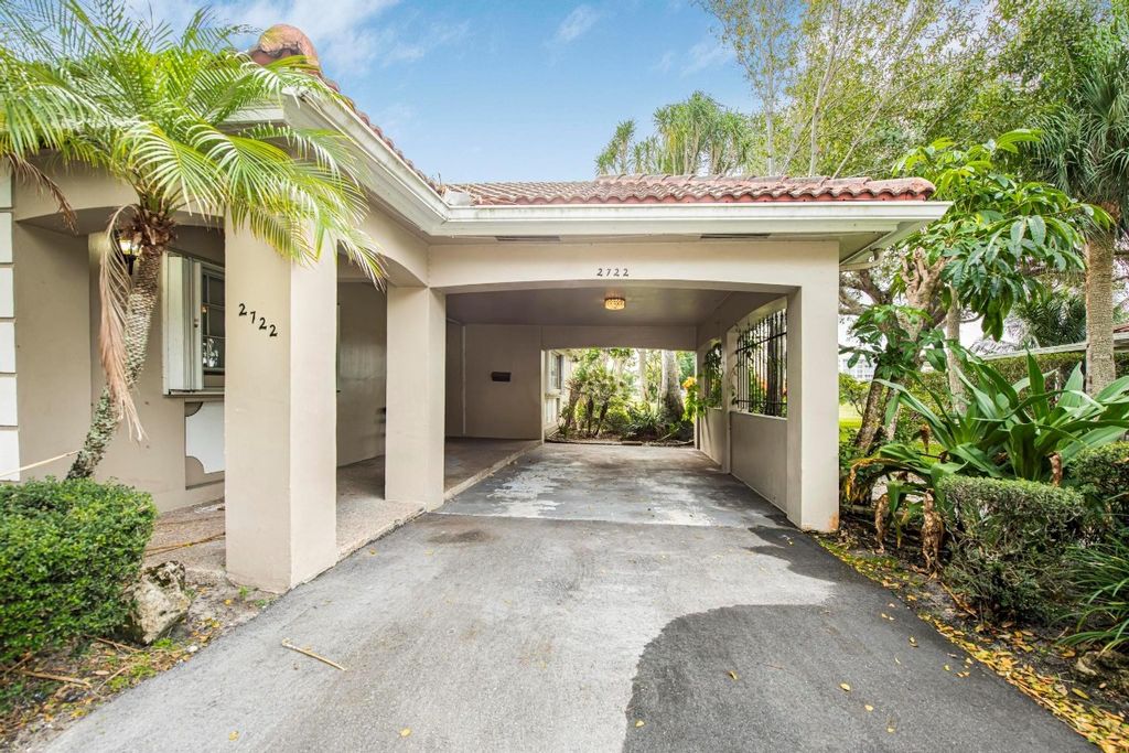 Photo of 2722 N Palm Aire Drive #2722, Pompano Beach, FL 33069 (MLS # F10415018)