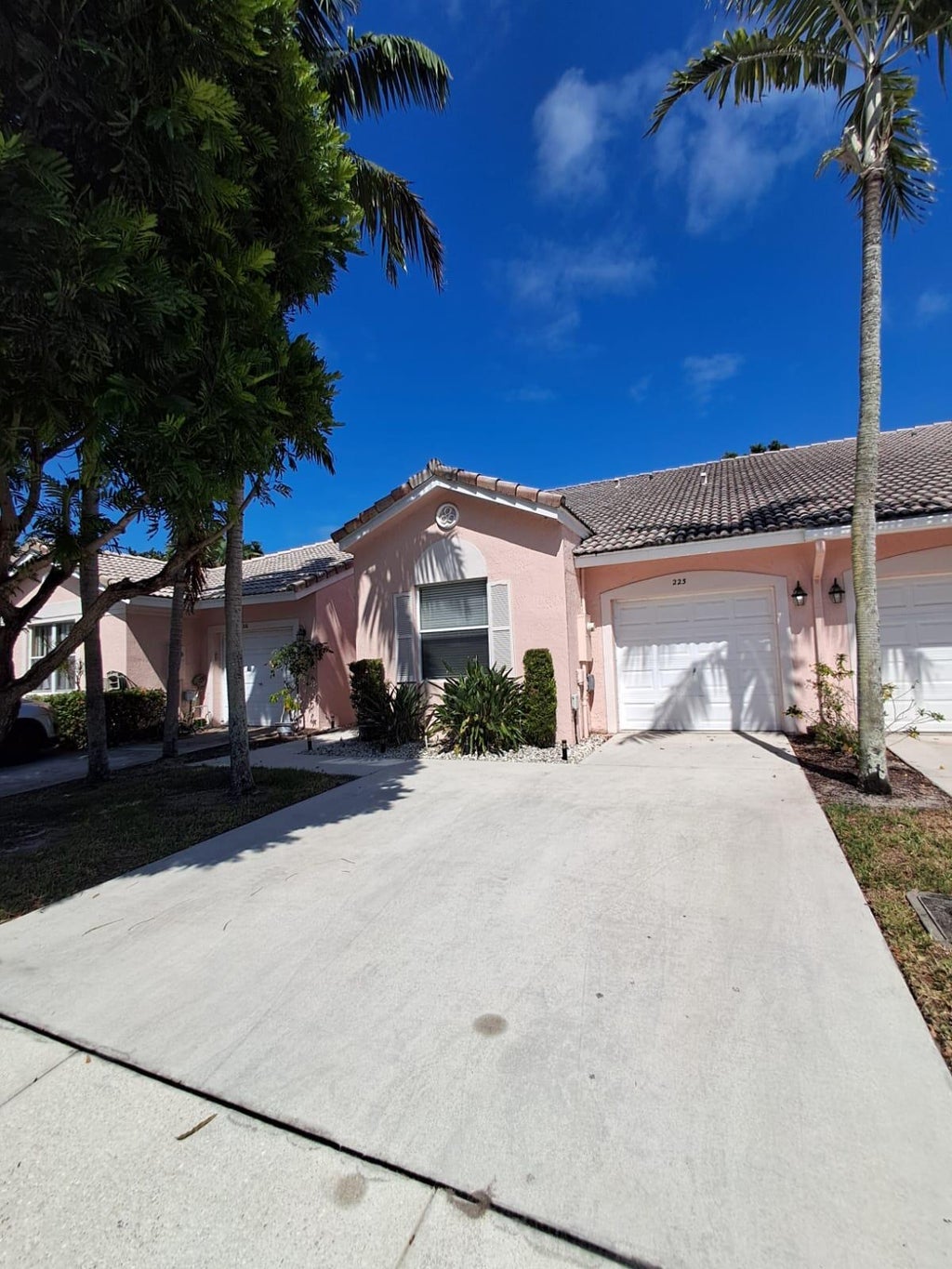 Photo of 223 E Coral Trace Circle, Delray Beach, FL 33445 (MLS # R11085885)