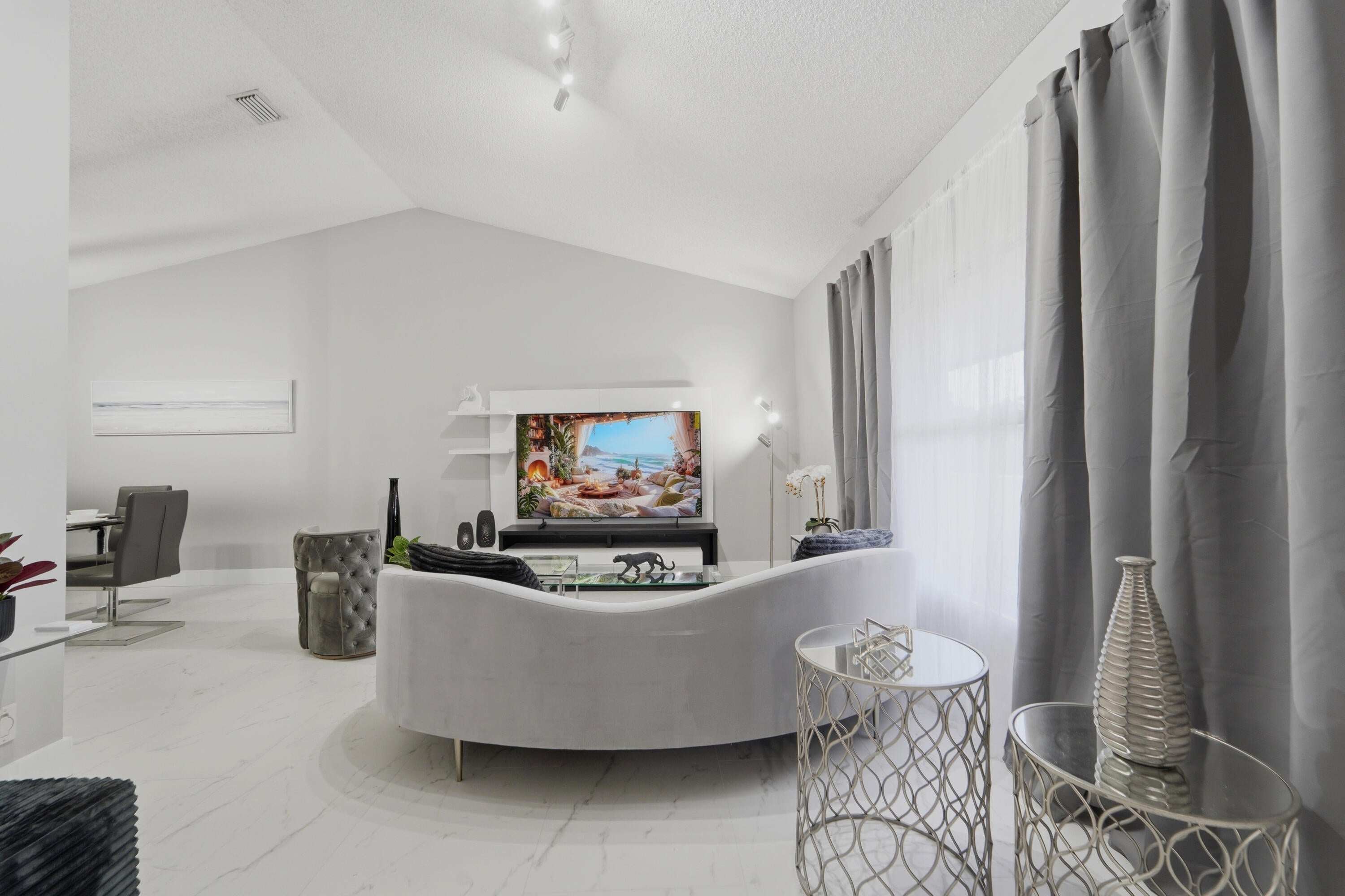 Properties 301 KNOTTY WOOD Lane