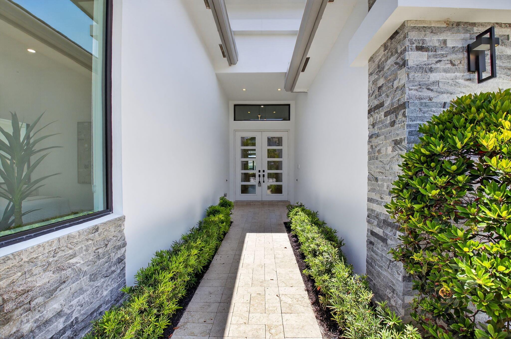 9072 Benedetta Place