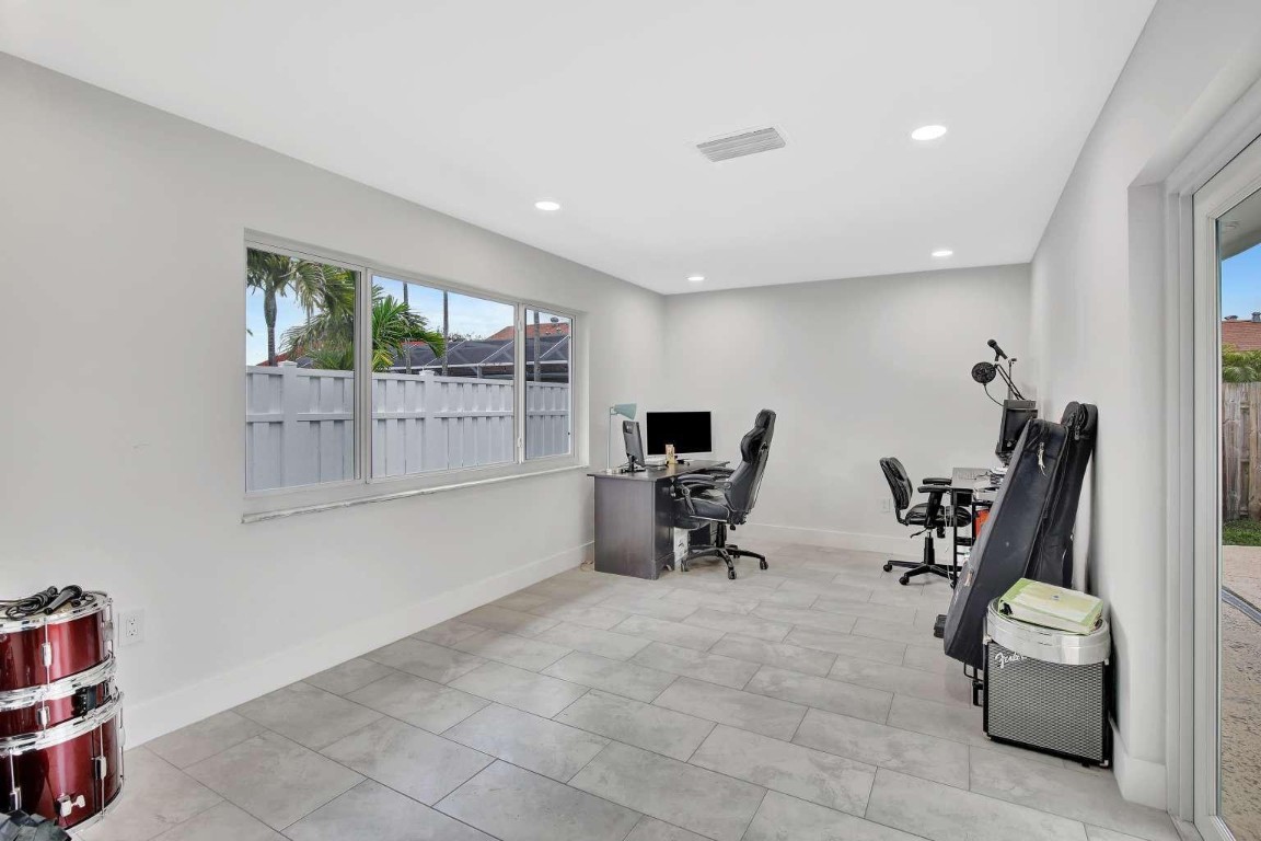 SUNRISE GOLF VILLAGE - Residential