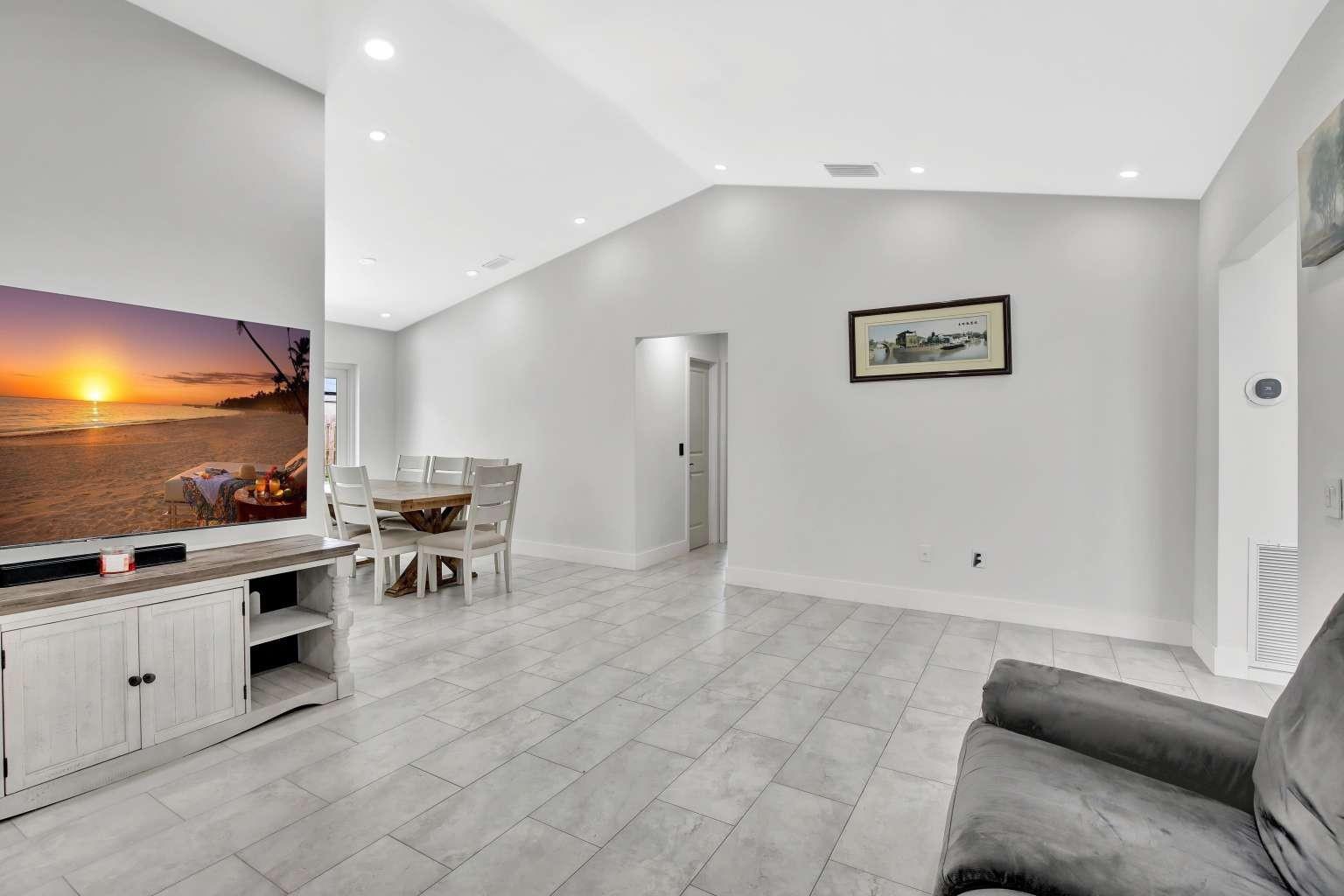 SUNRISE GOLF VILLAGE - Residential