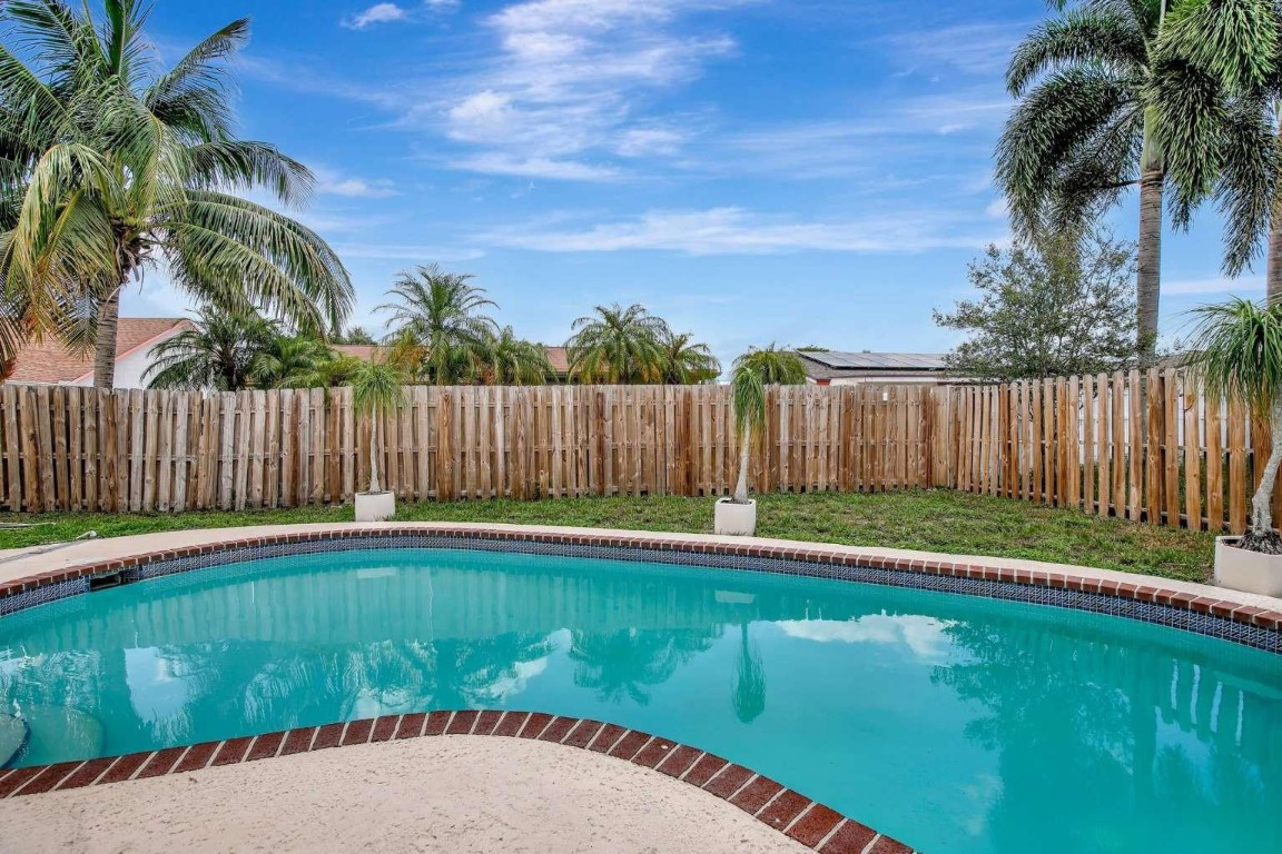 SUNRISE GOLF VILLAGE - Residential