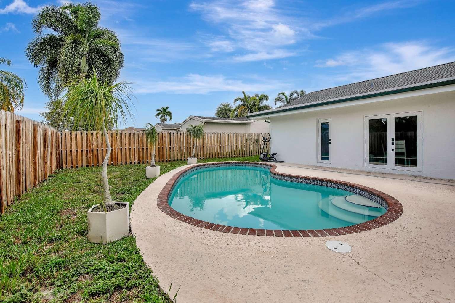 SUNRISE GOLF VILLAGE - Residential