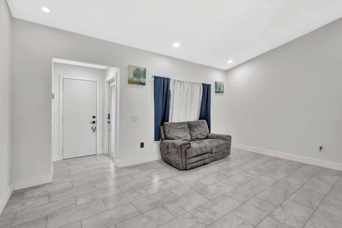 SUNRISE GOLF VILLAGE - Residential