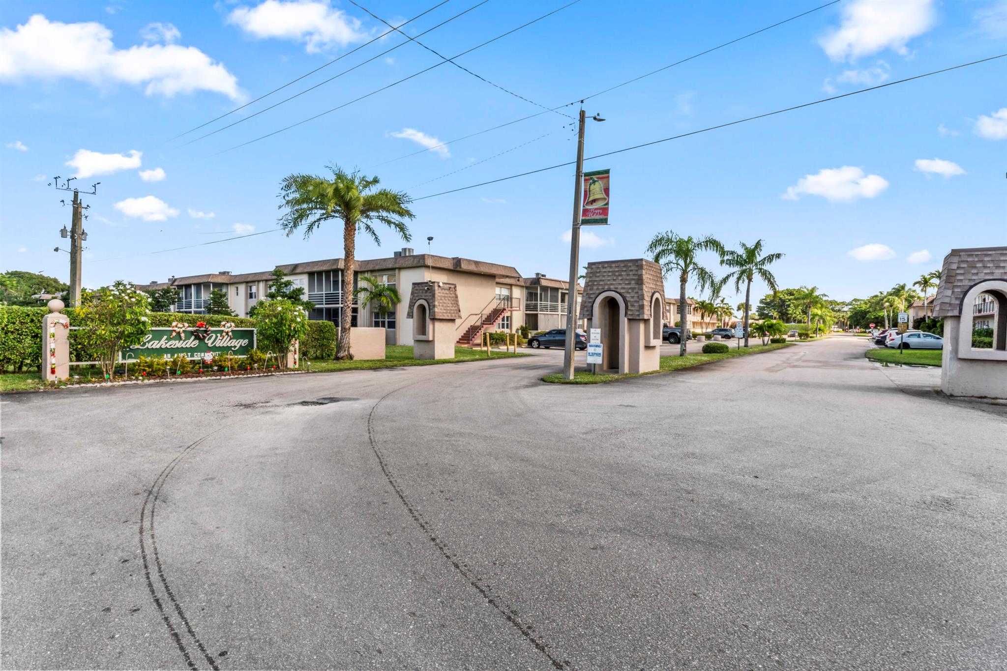 LAKESIDE VILLAGE CONDO 10 - Residential