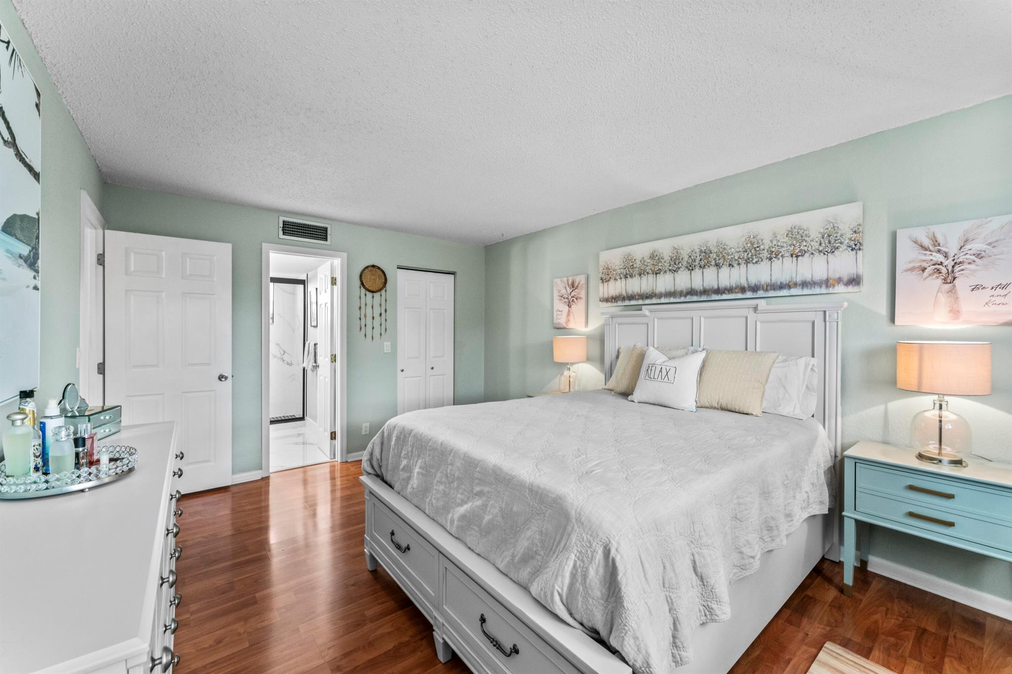 LAKESIDE VILLAGE CONDO 10 - Residential