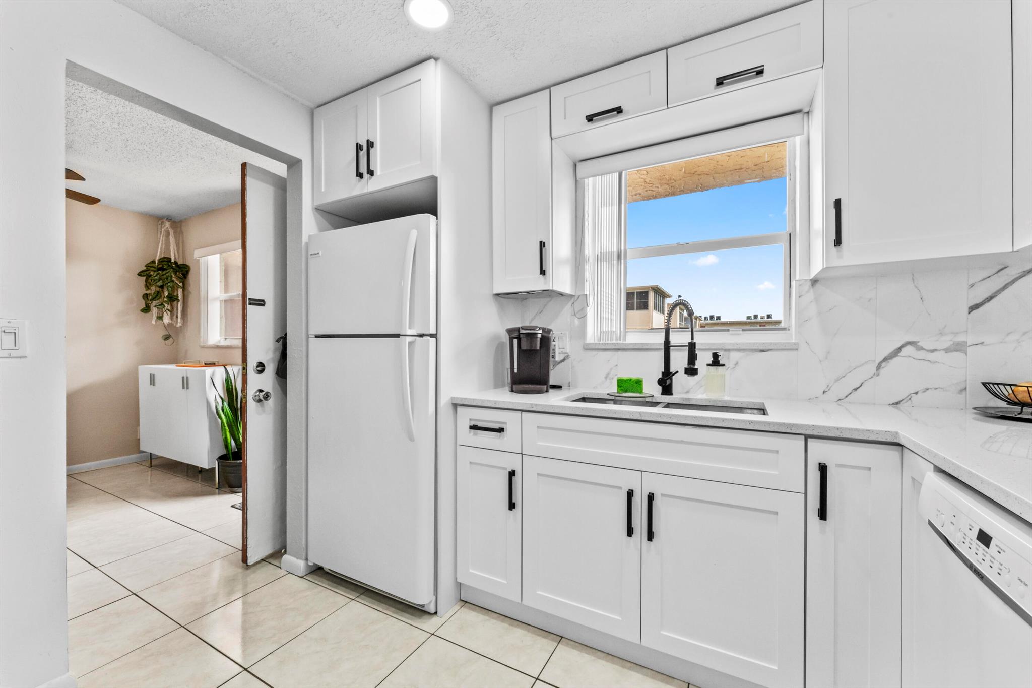 LAKESIDE VILLAGE CONDO 10 - Residential