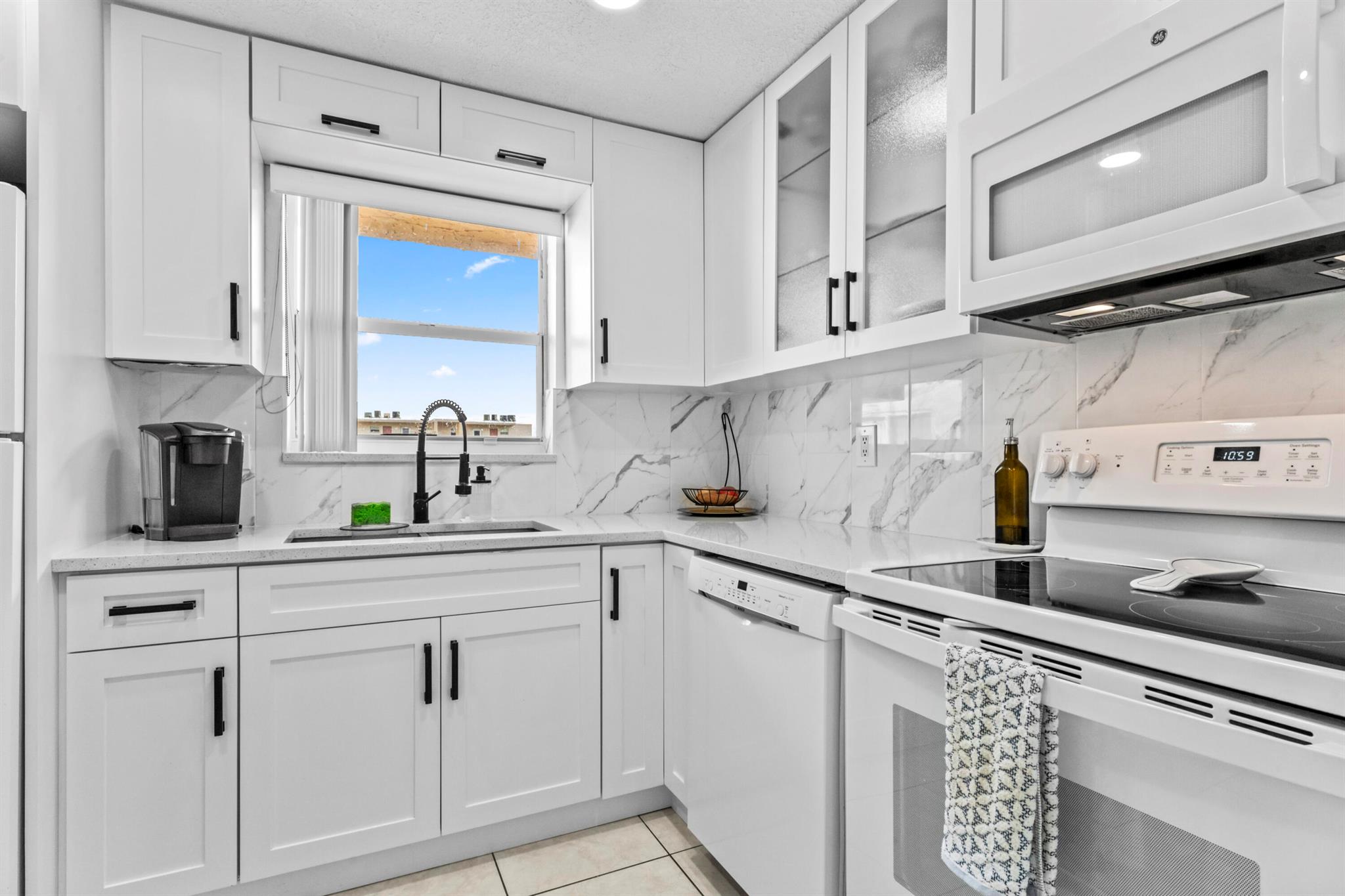 LAKESIDE VILLAGE CONDO 10 - Residential