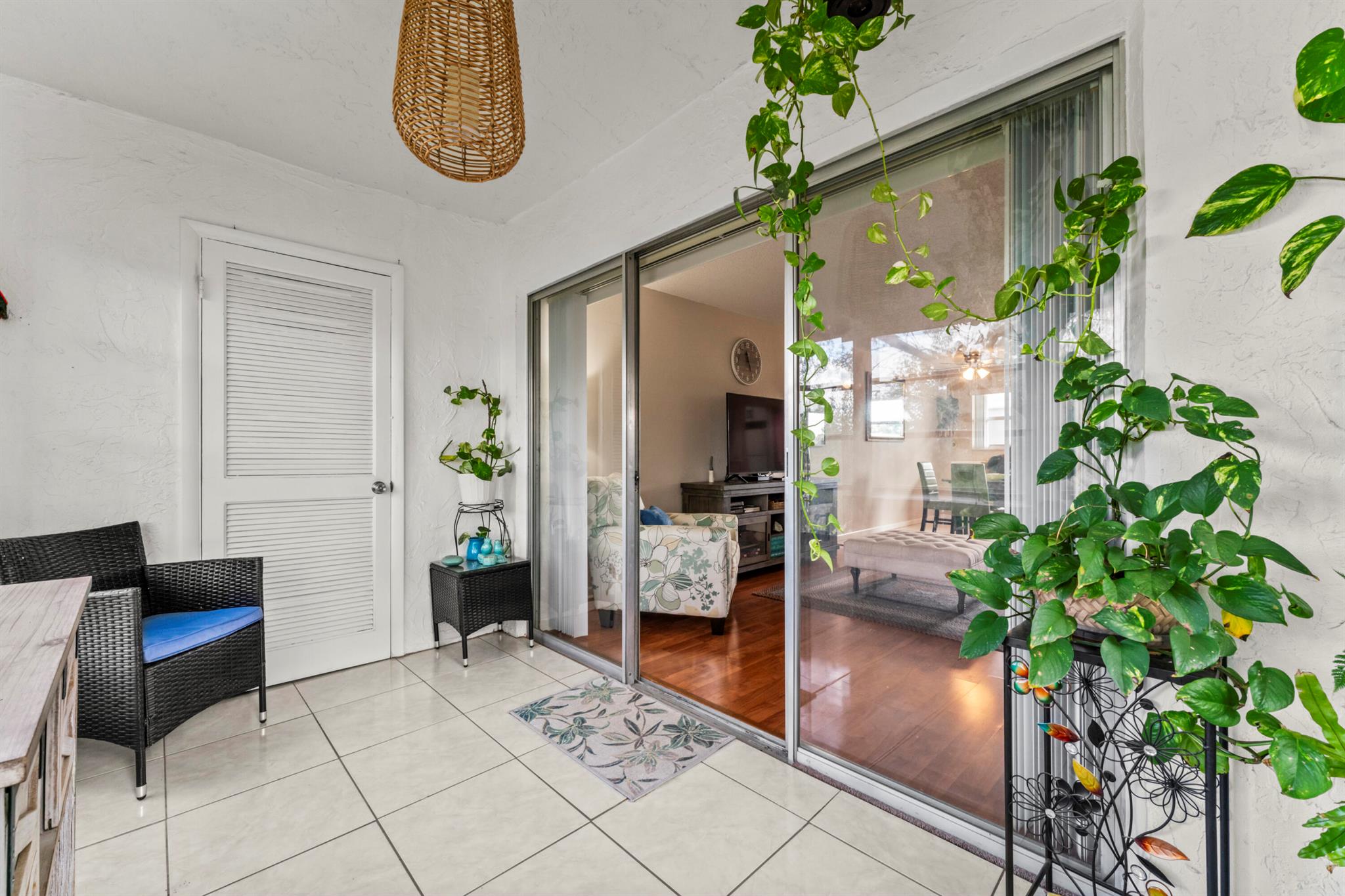 LAKESIDE VILLAGE CONDO 10 - Residential