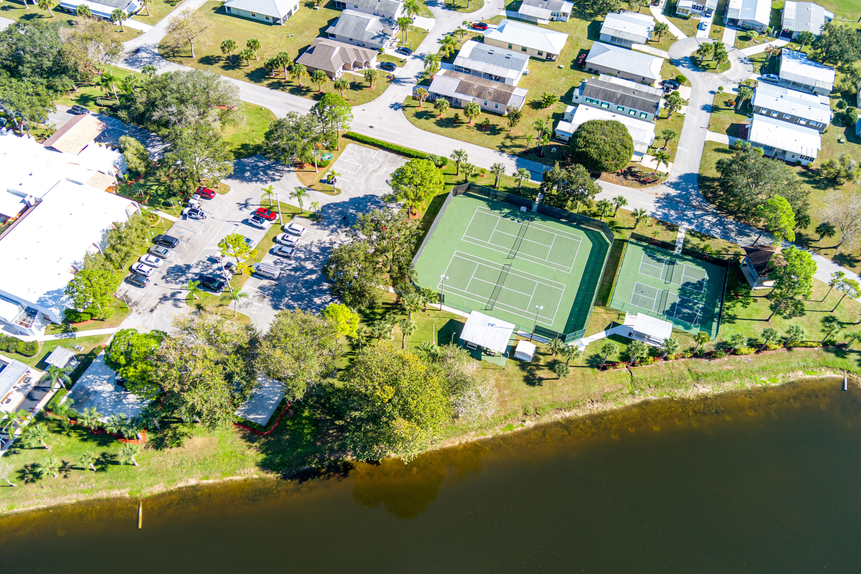 SPANISH LAKES FAIRWAYS LEASEHOLD ESTATES - Residential