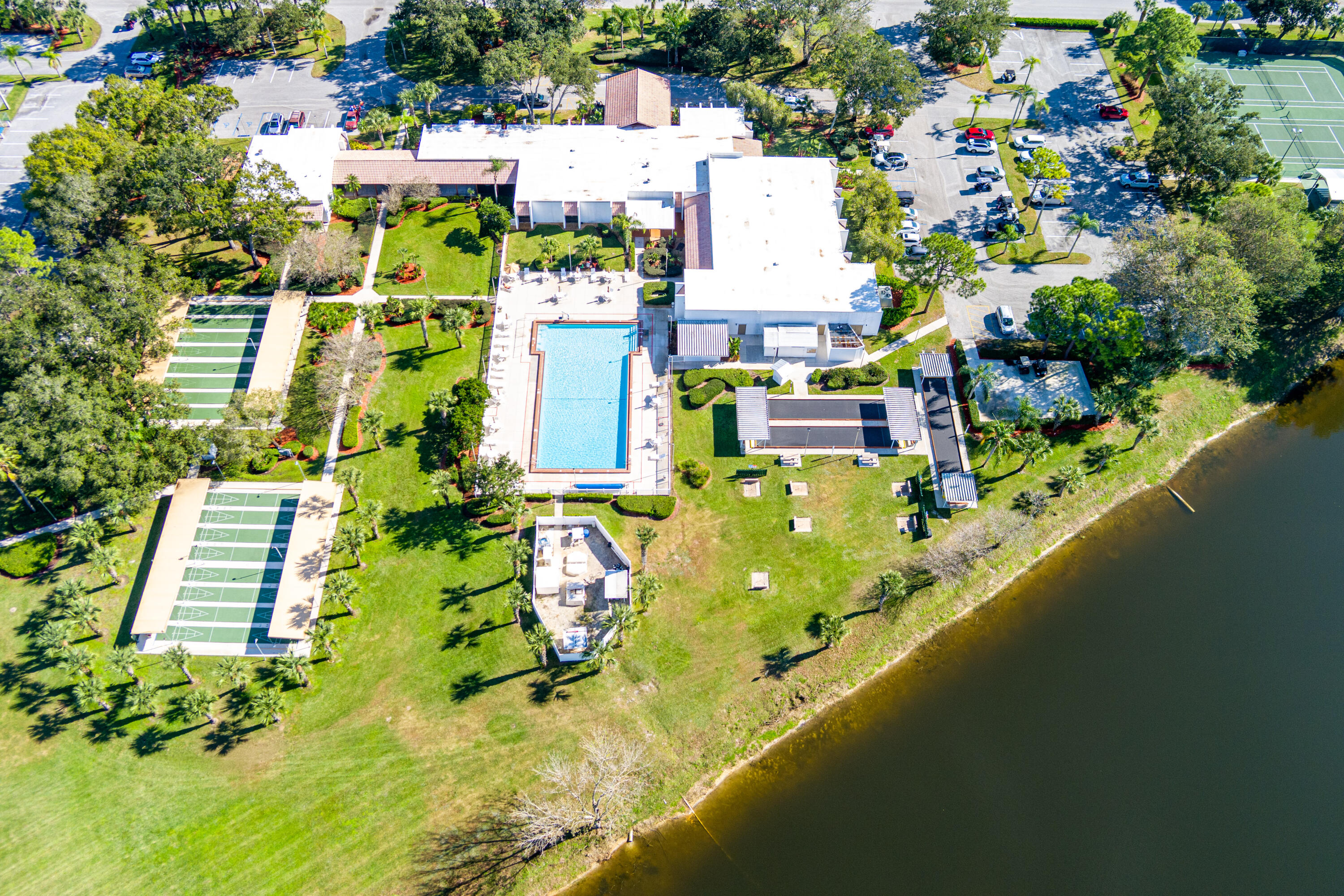 SPANISH LAKES FAIRWAYS LEASEHOLD ESTATES - Residential