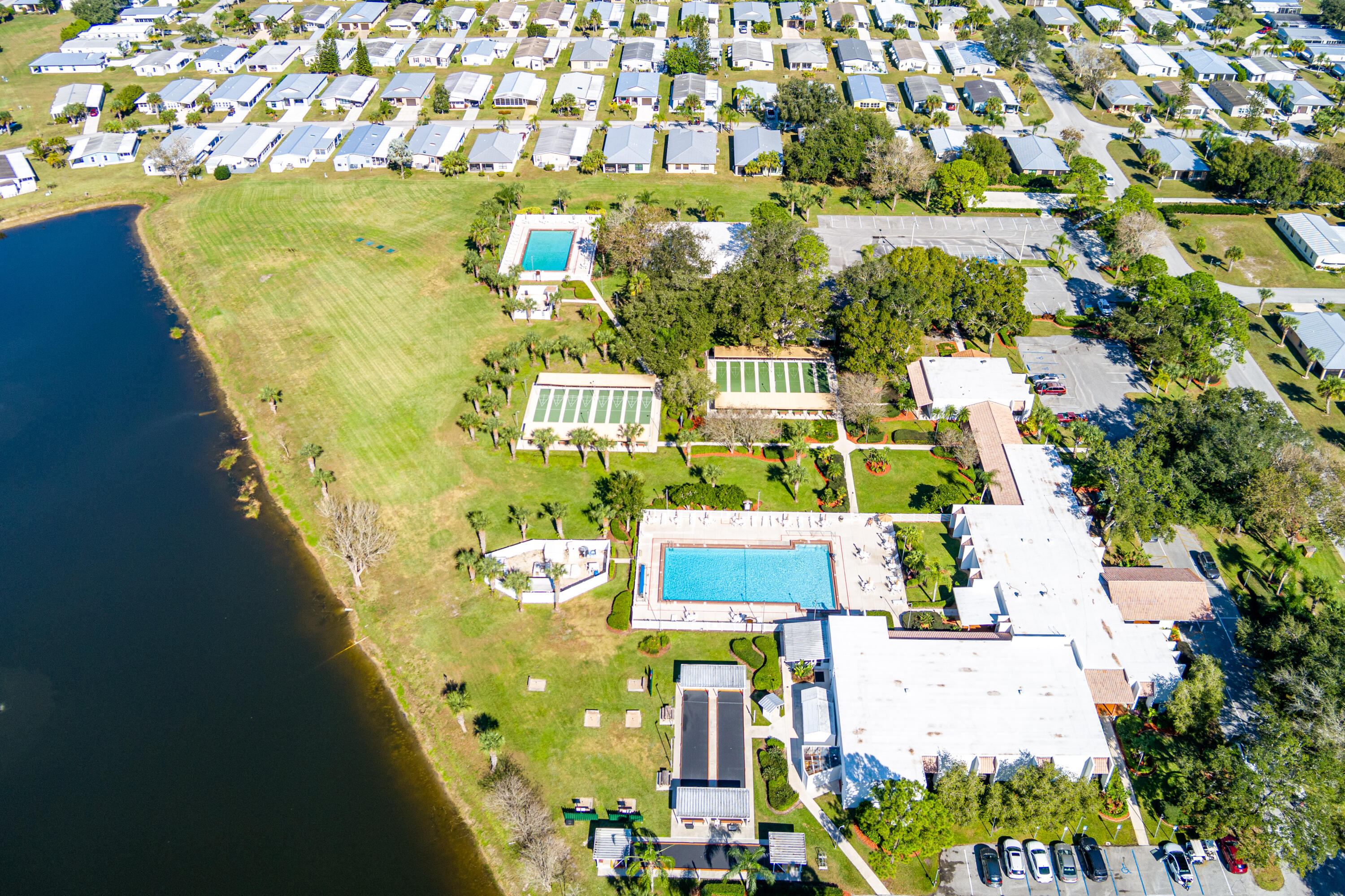 SPANISH LAKES FAIRWAYS LEASEHOLD ESTATES - Residential