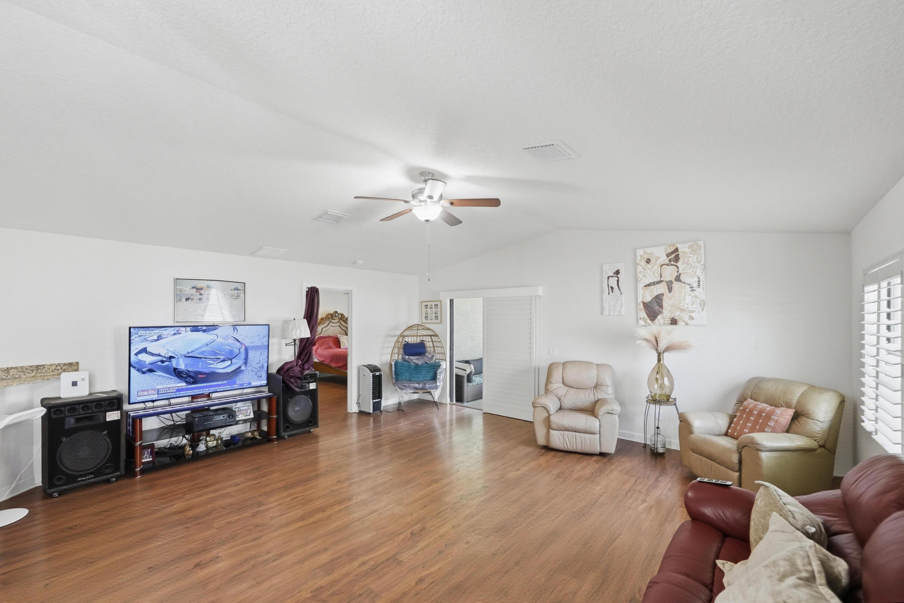 SPANISH LAKES FAIRWAYS LEASEHOLD ESTATES - Residential