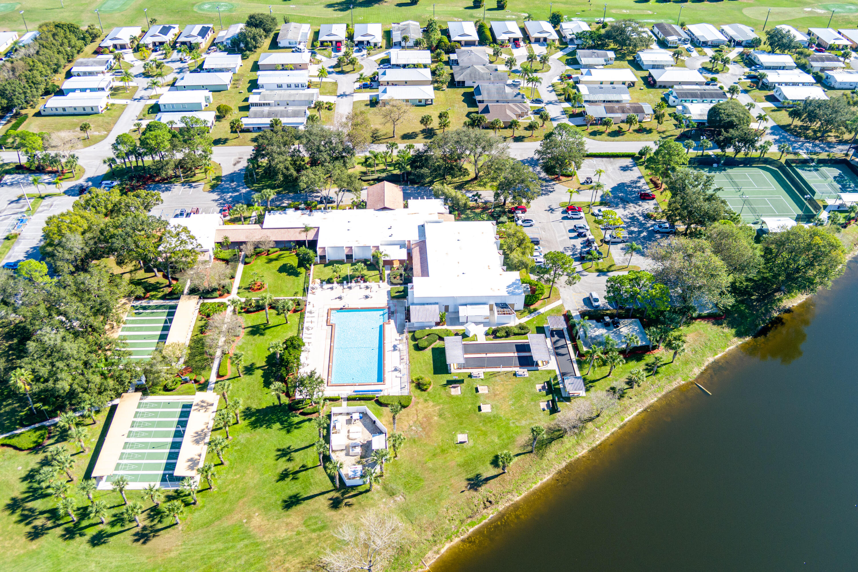 SPANISH LAKES FAIRWAYS LEASEHOLD ESTATES - Residential