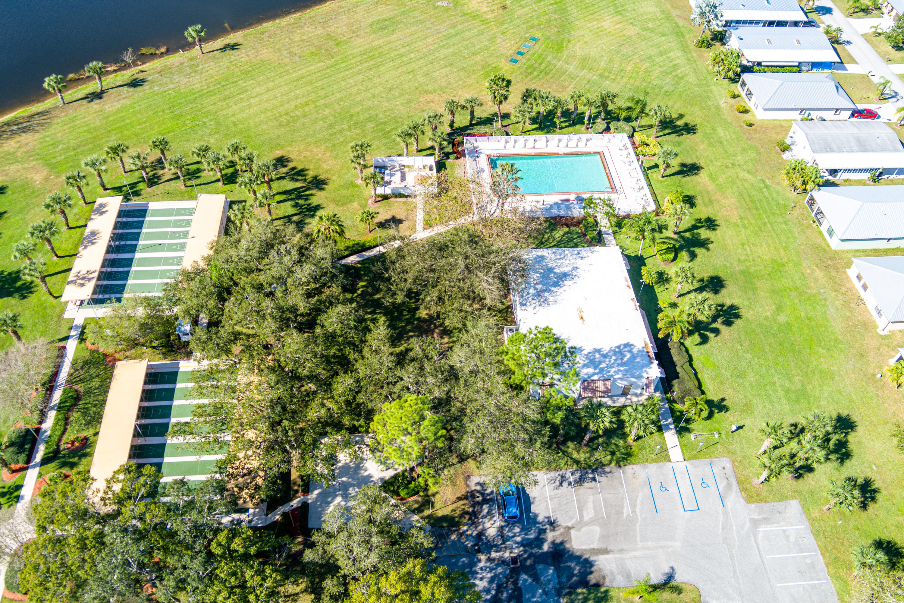 SPANISH LAKES FAIRWAYS LEASEHOLD ESTATES - Residential